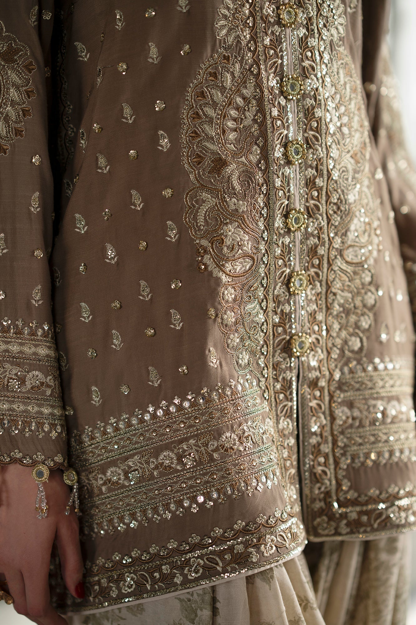 EMBROIDERED SUIT (E1085/104/118)