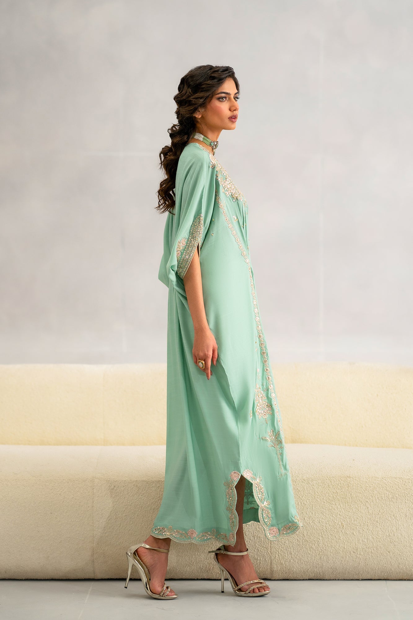 EMBROIDERED KAFTAN (E1087/104/718)