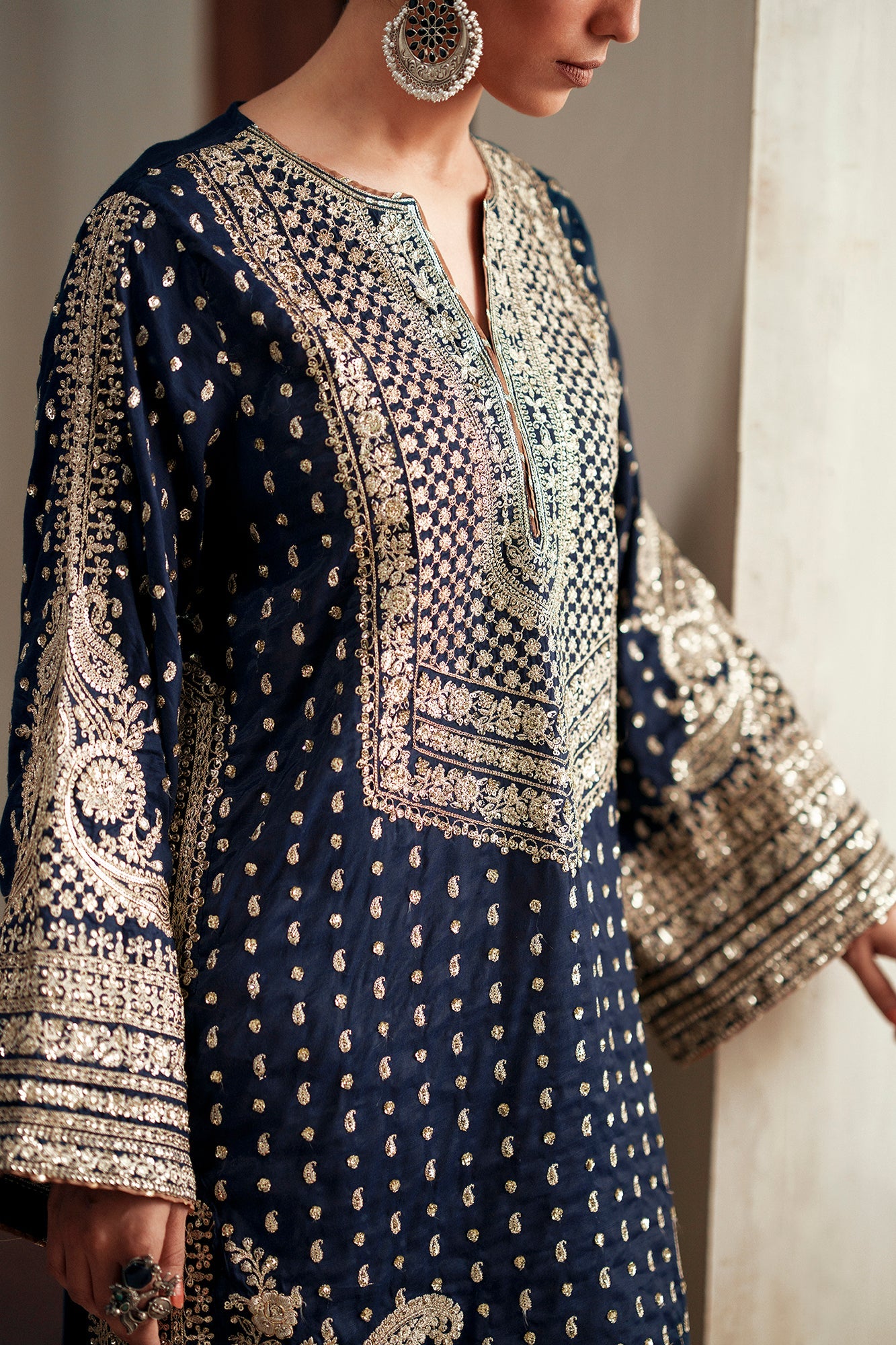 EMBROIDERED SUIT (E1093/104/623)