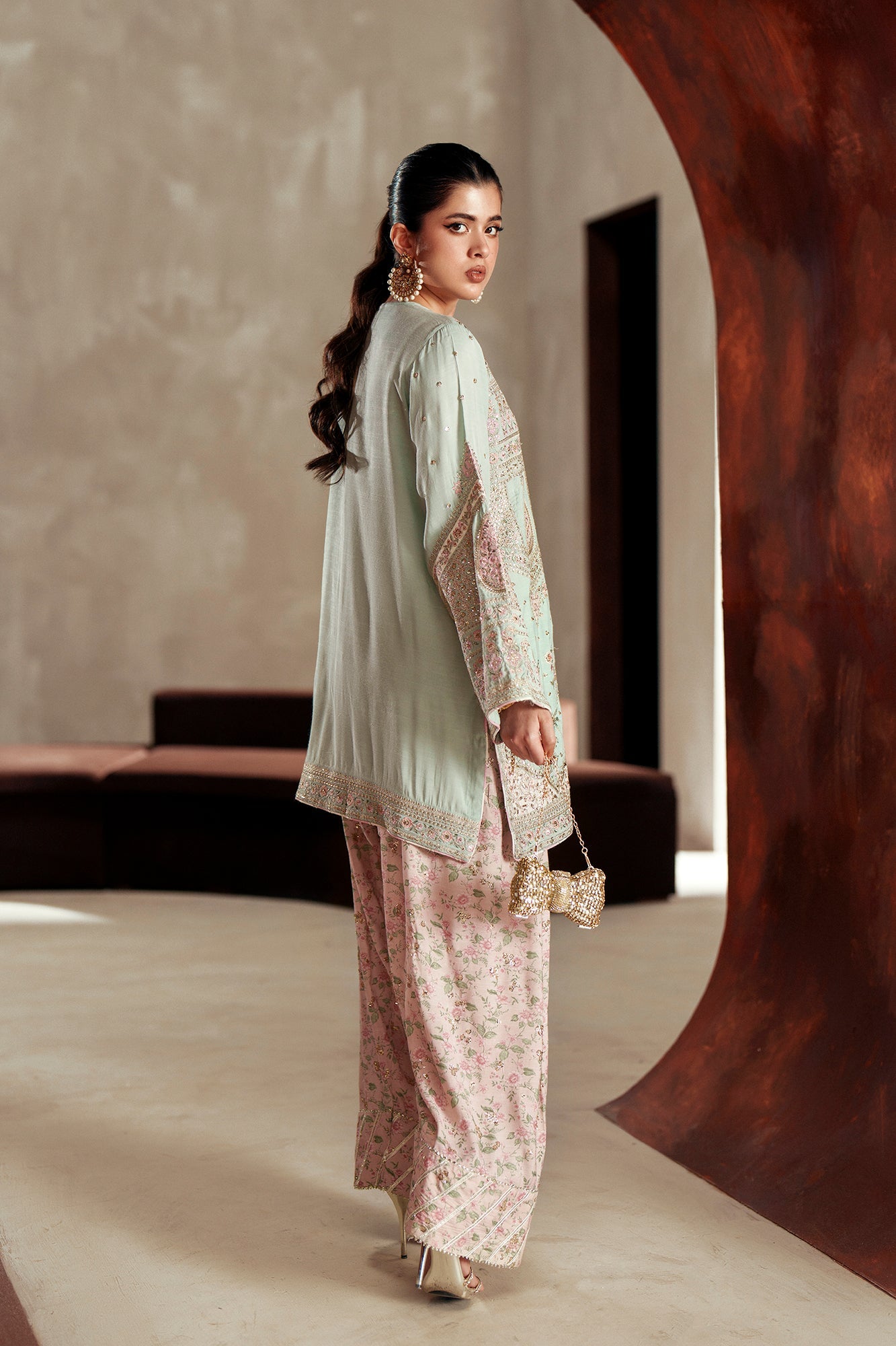 EMBROIDERED SUIT (E1106/104/719)