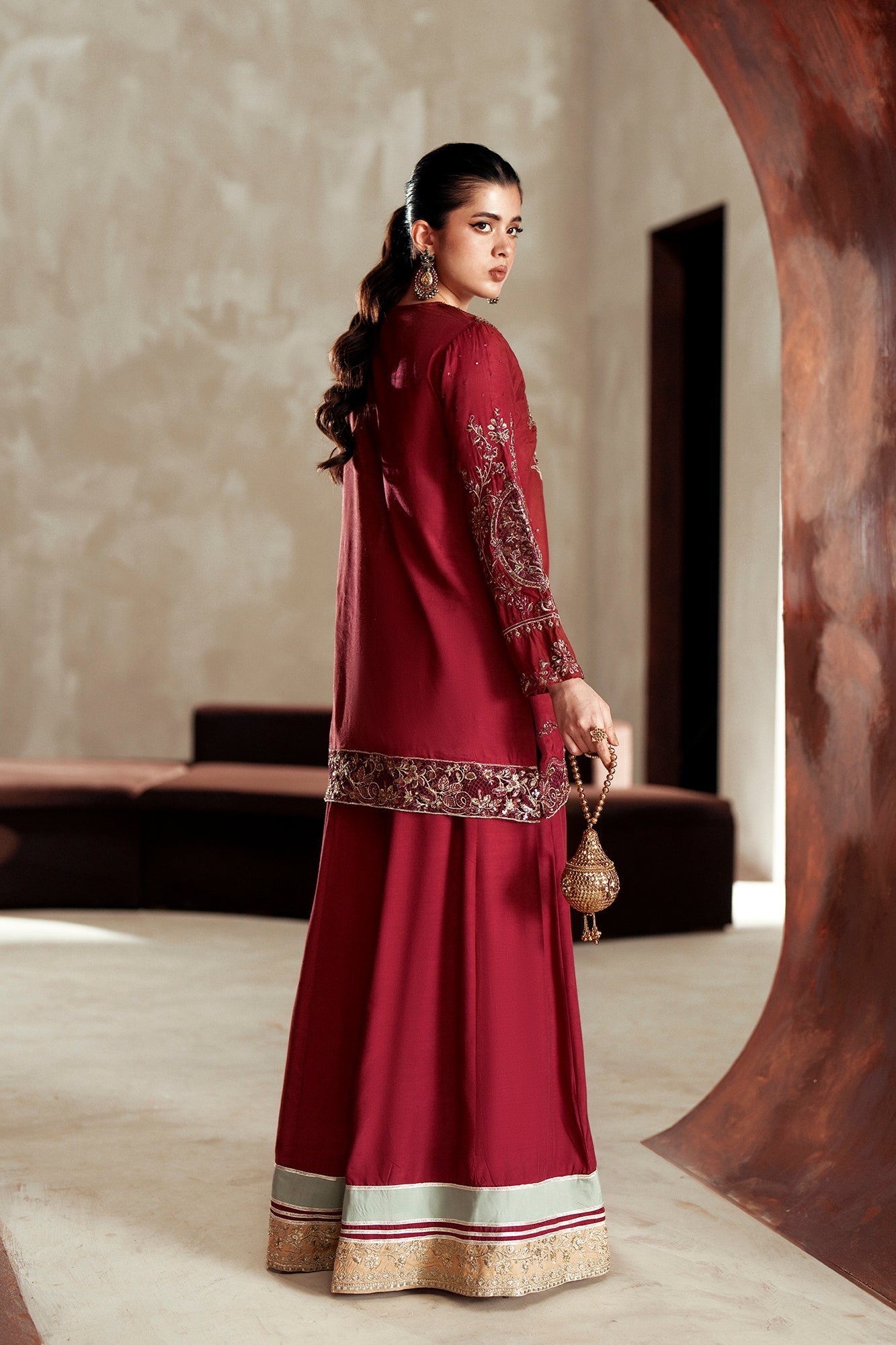 EMBROIDERED SUIT (E1108/104/310)
