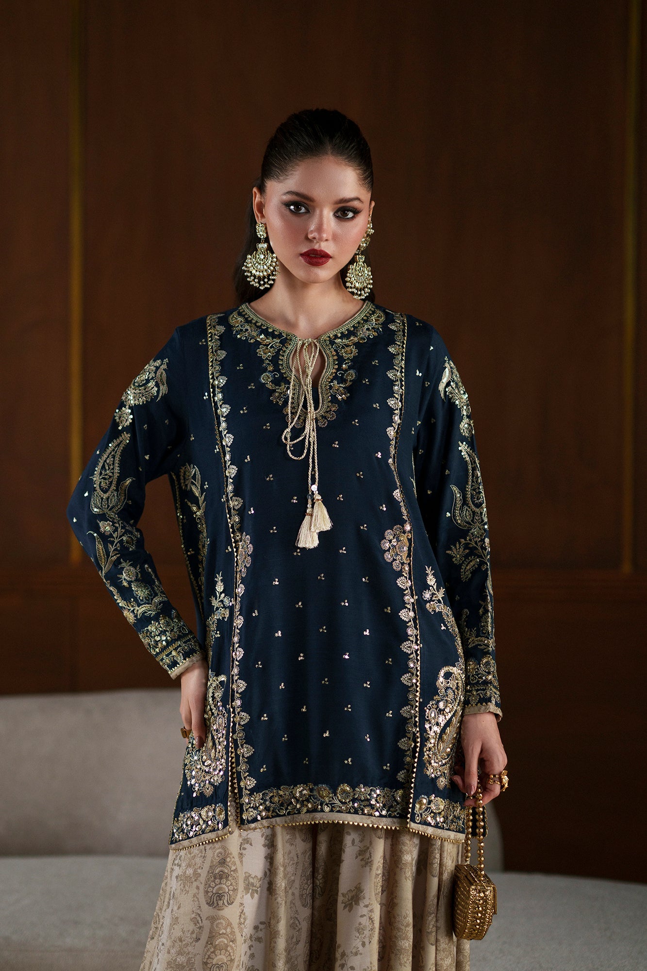 EMBROIDERED SUIT (E1110/104/623)