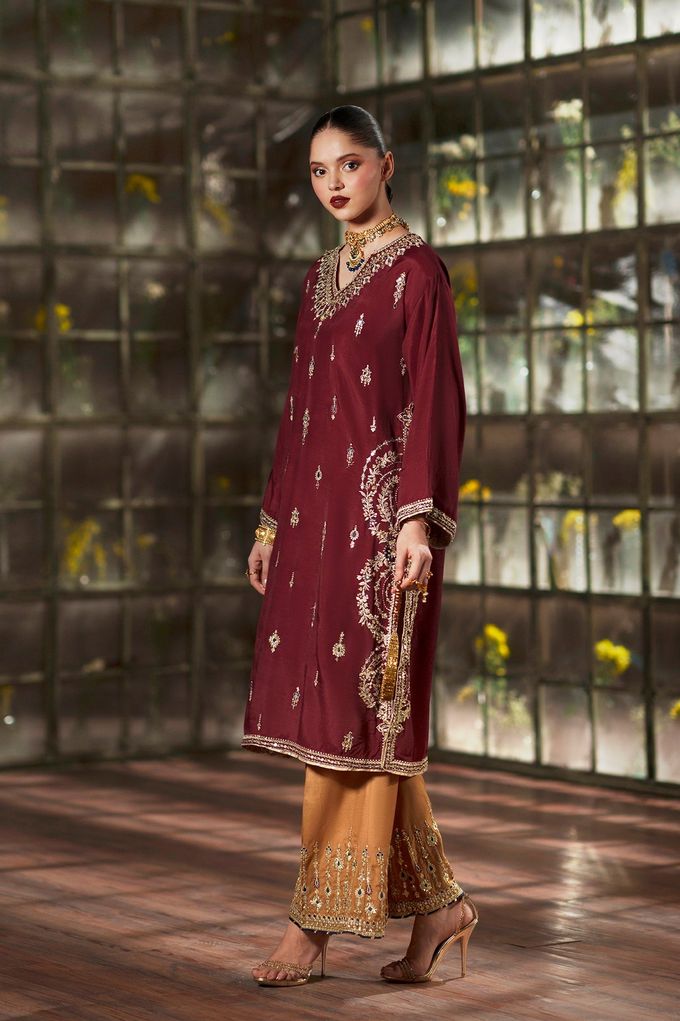 EMBROIDERED SUIT (E1111/104/304)