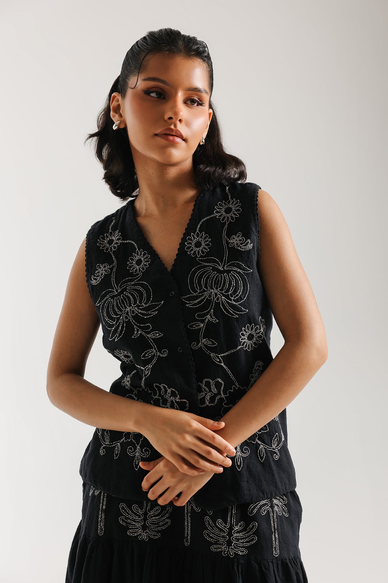 EMBROIDERED WAISTCOAT (E1115/101/902)