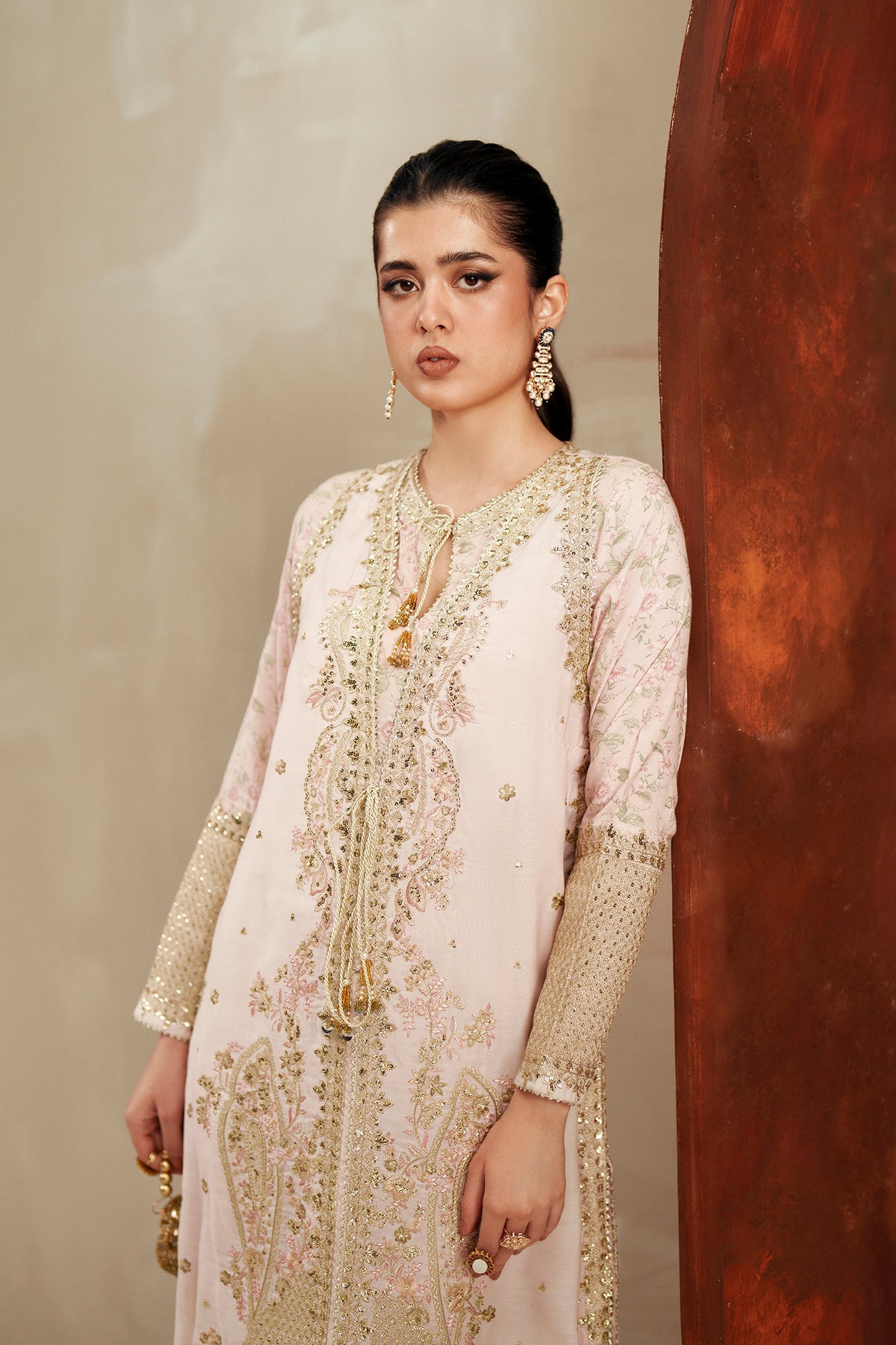 EMBROIDERED SUIT (E1116/104/328)