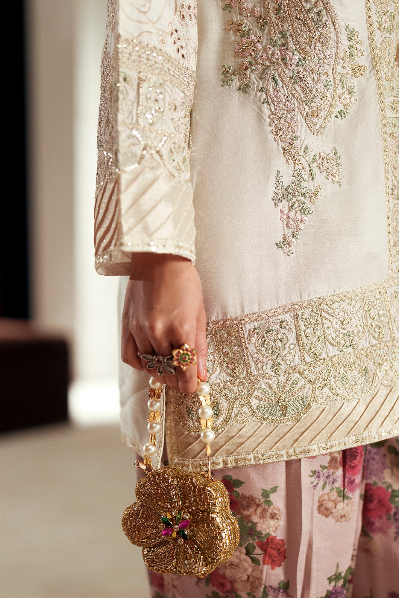 EMBROIDERED SUIT (E1117/104/002)