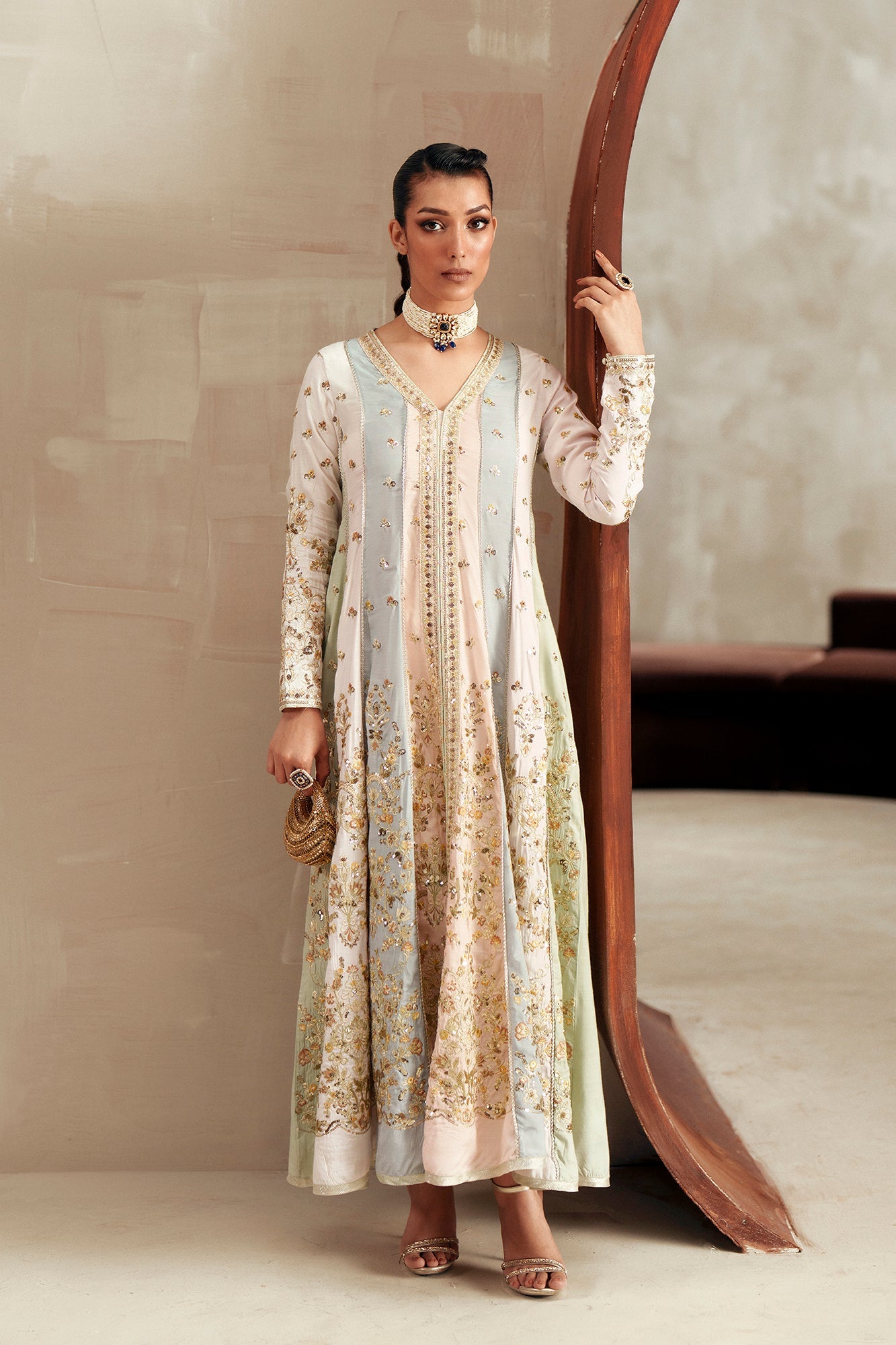 EMBROIDERED DRESS (E1118/104/329)
