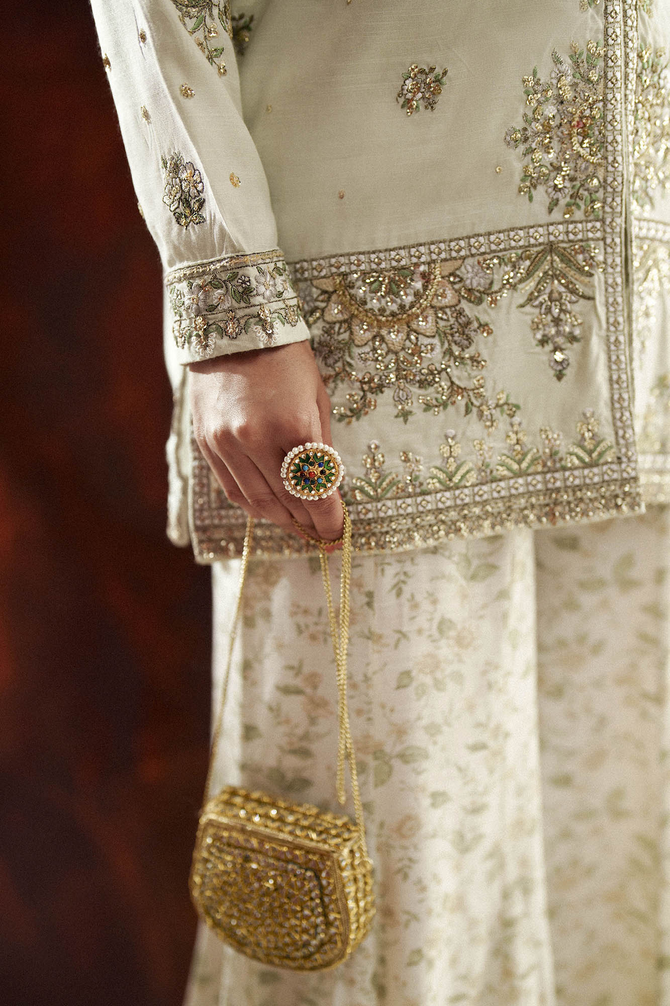 EMBROIDERED SUIT (E1120/104/722)