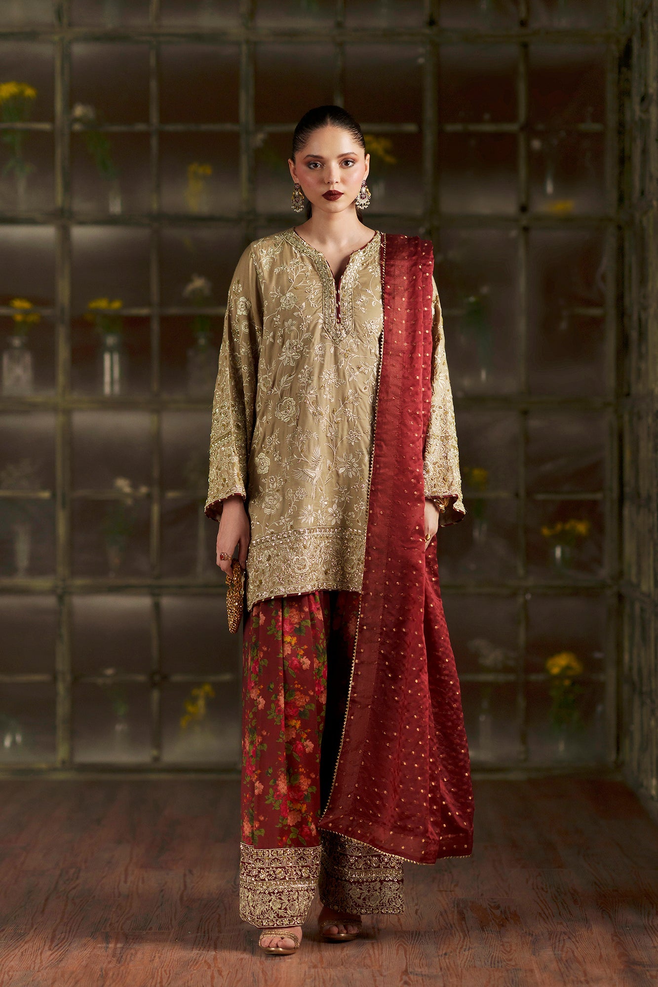 EMBROIDERED SUIT (E1131/104/007)