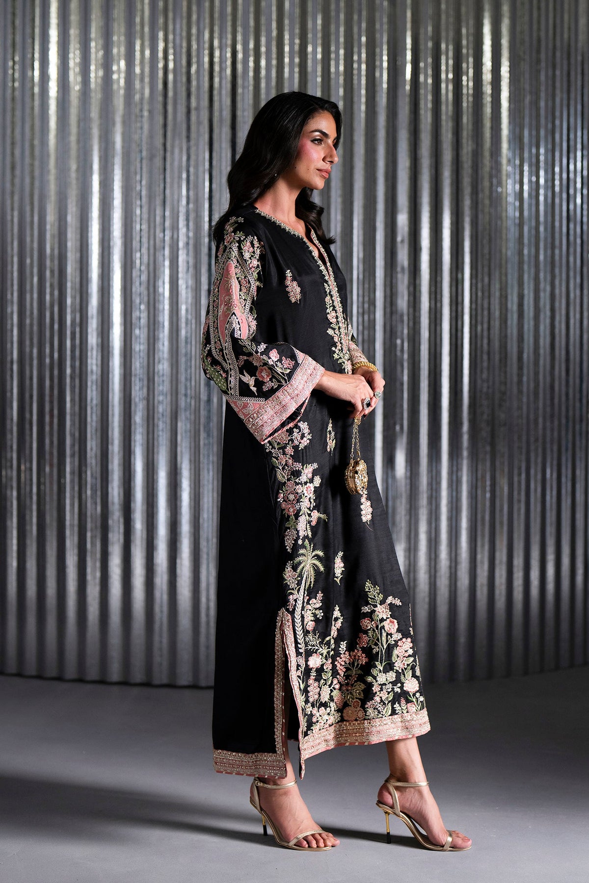 EMBROIDERED KAFTAN (E1135/104/902)