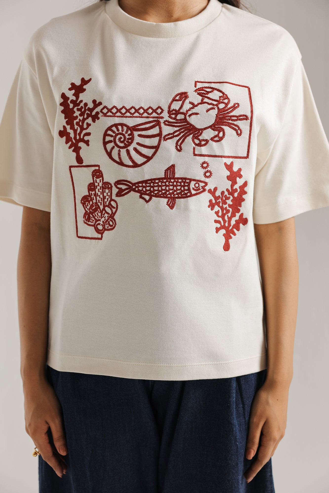 EMBROIDERED T-SHIRT (E1177-101-002)