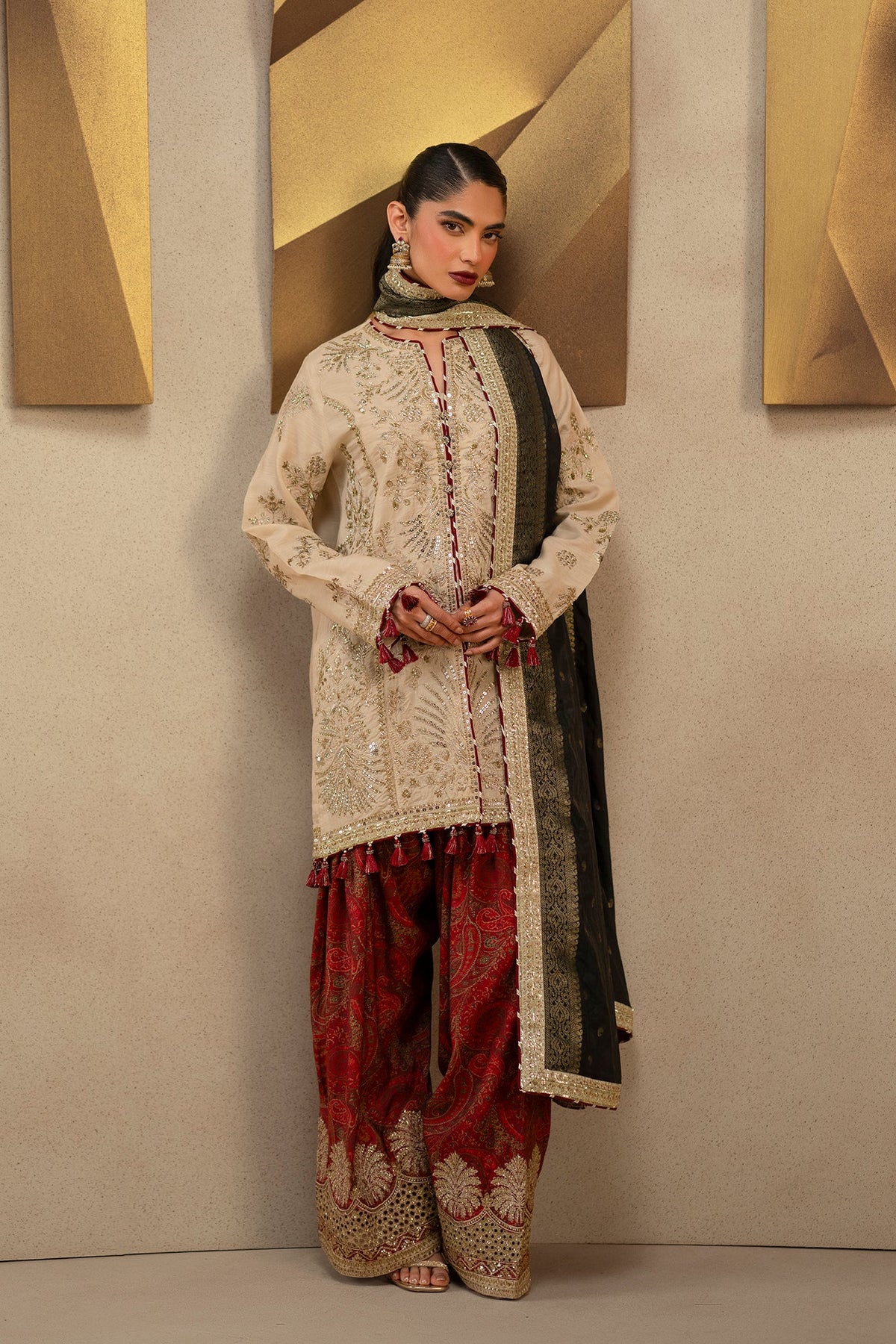 EMBROIDERED SUIT (E1206/104/006)