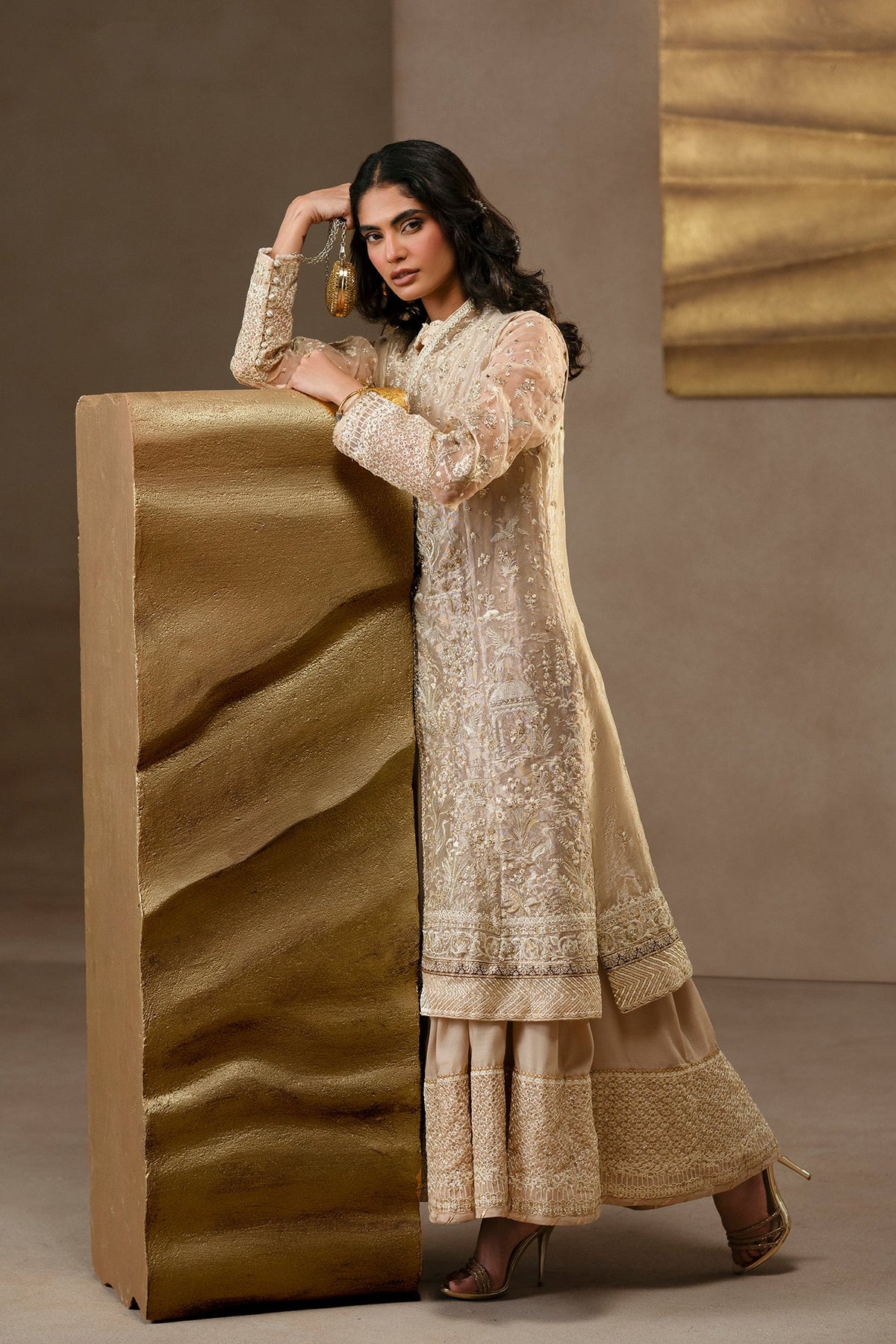 EMBROIDERED SUIT (E1207/104/131)