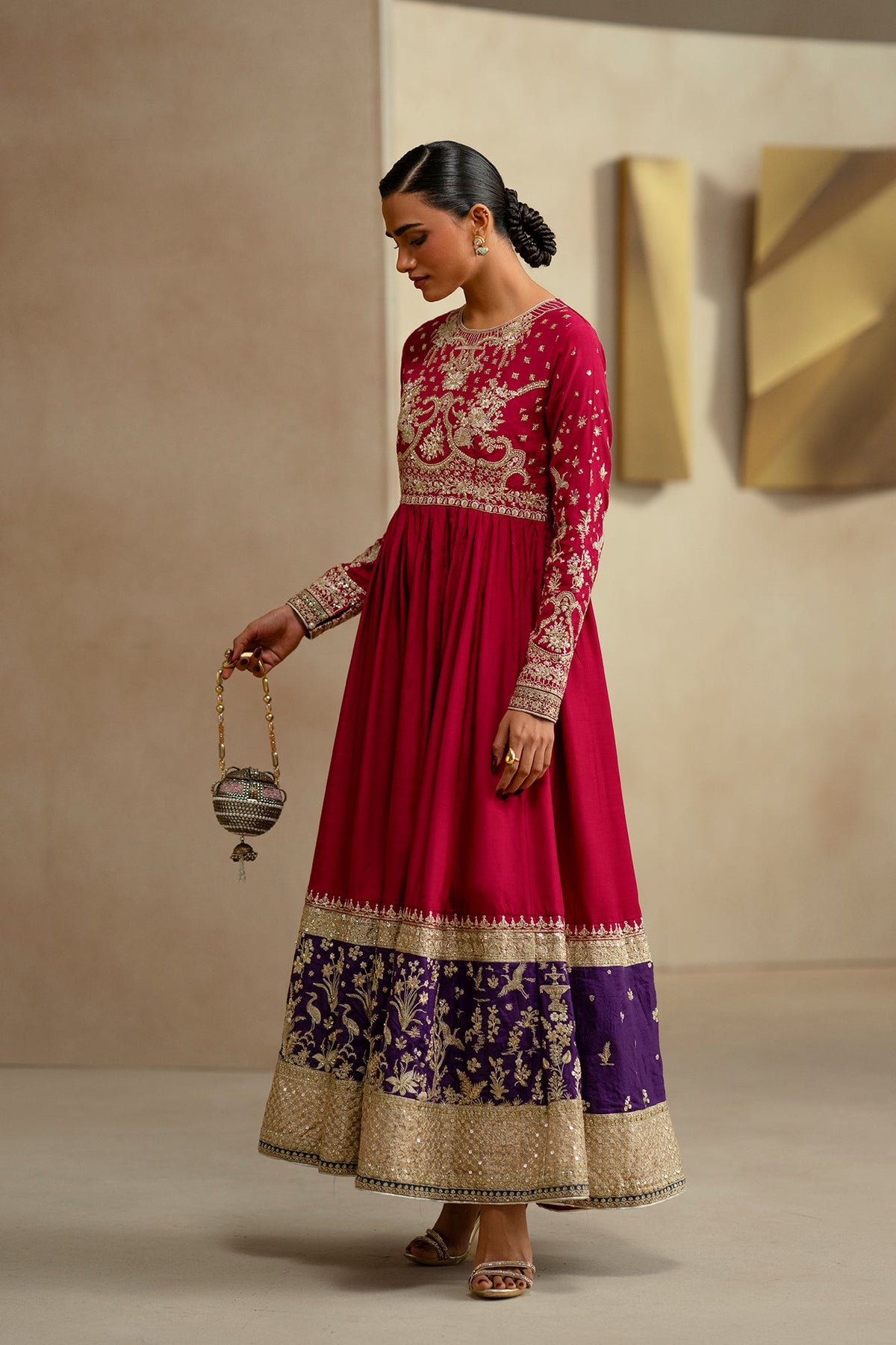 EMBROIDERED PISHWAS (E1208/104/403)