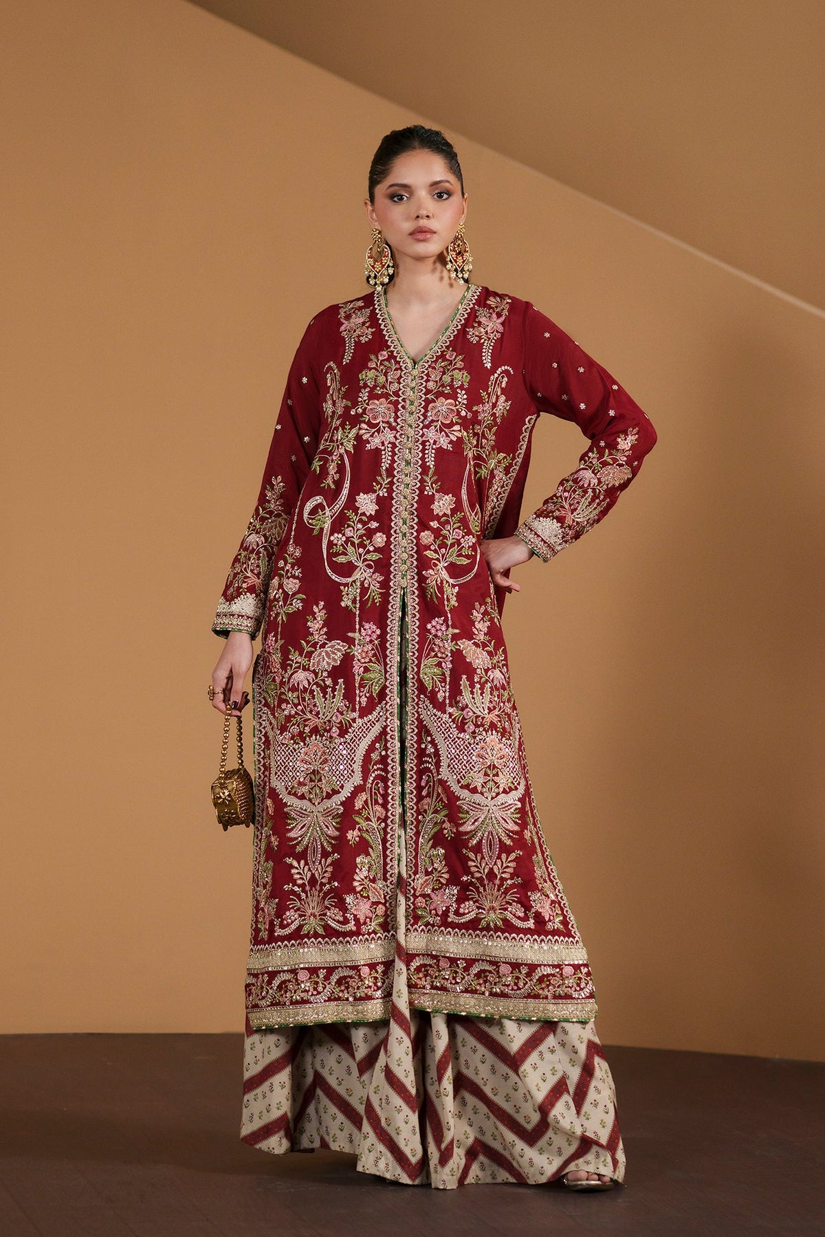 EMBROIDERED SUIT (E1212/104/306)