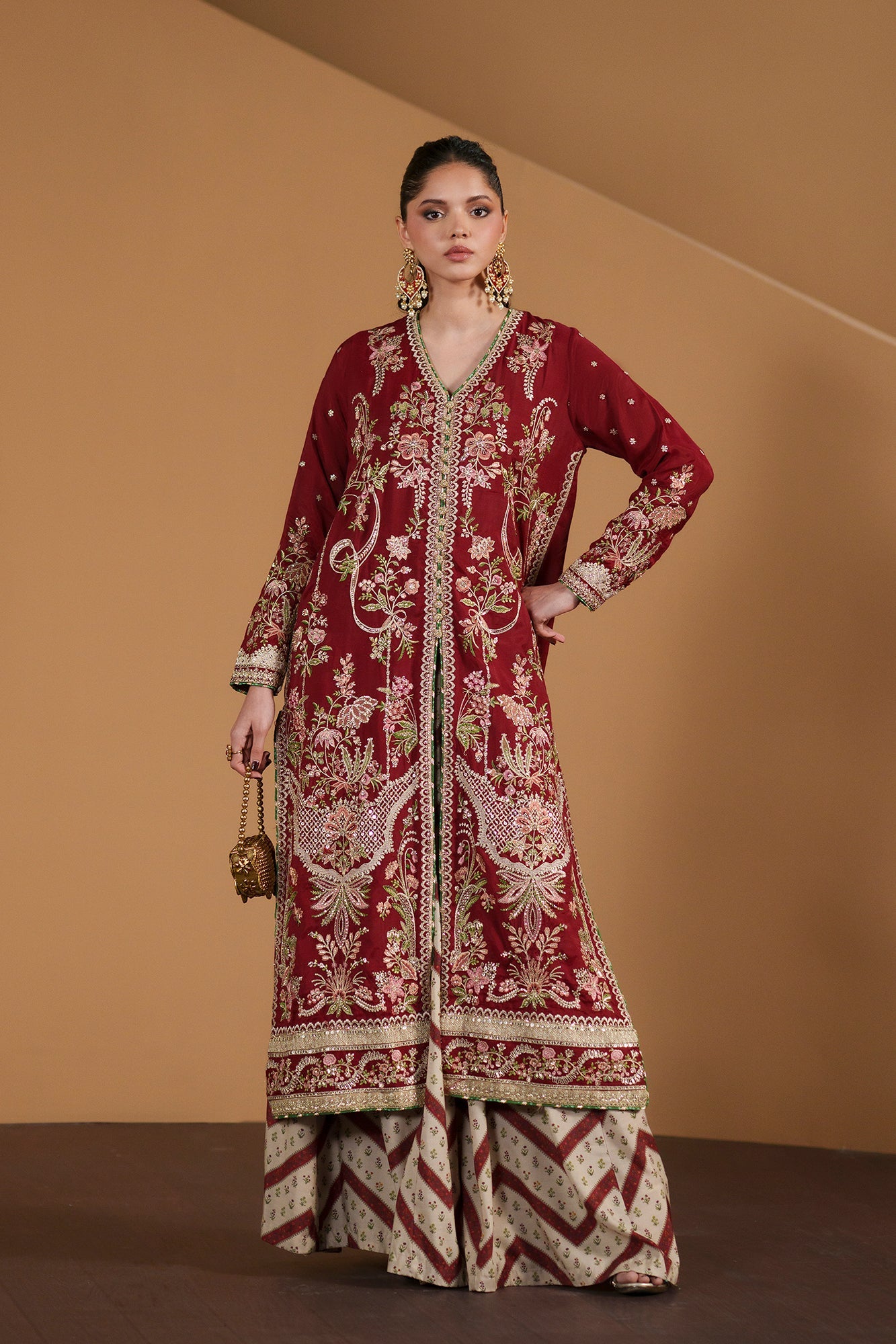 EMBROIDERED SUIT (E1212/104/306)