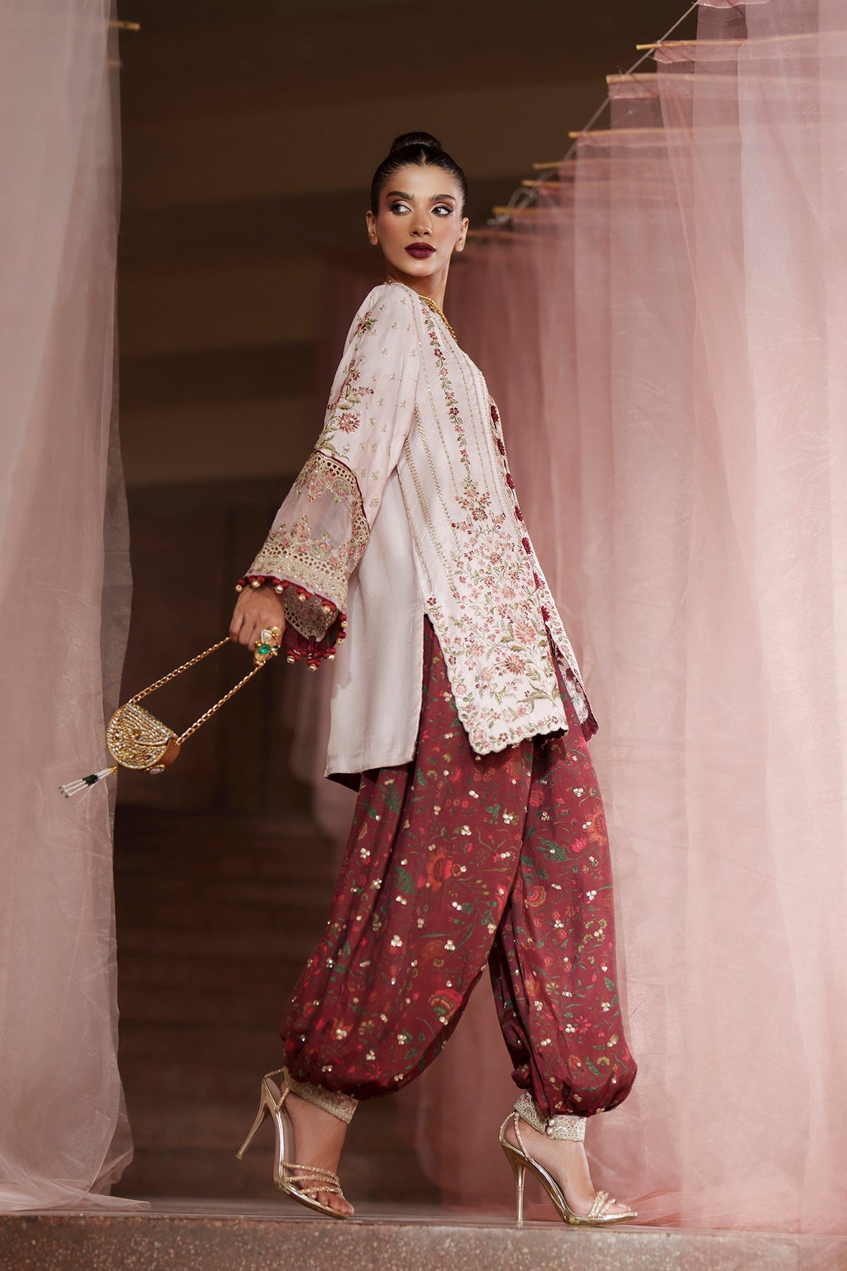 EMBROIDERED SUIT (E1216/104/329)