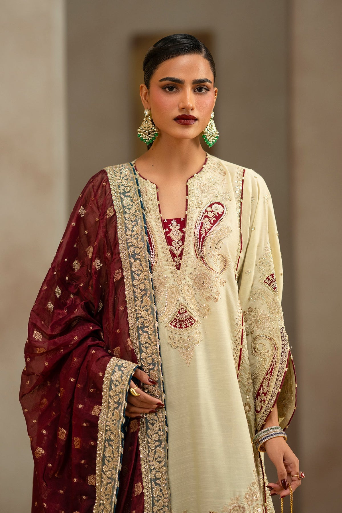 EMBROIDERED SUIT (E1223/104/112)
