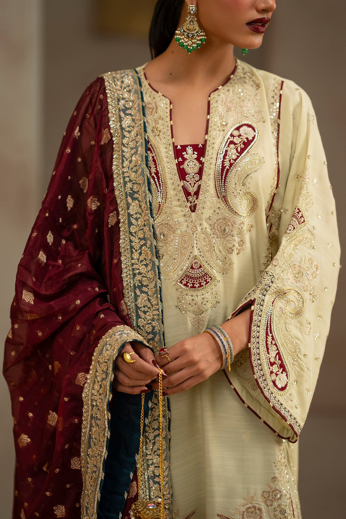 EMBROIDERED SUIT (E1223/104/112)