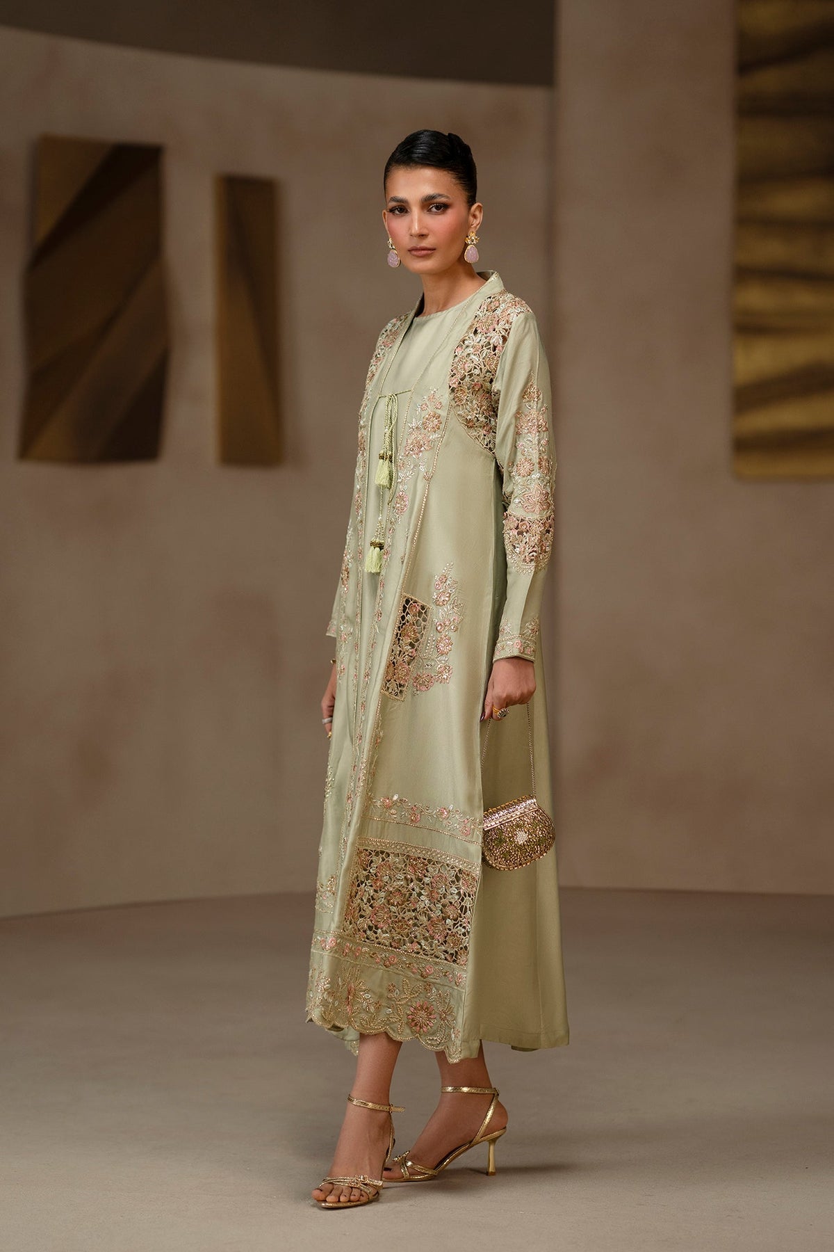 EMBROIDERED DRESS (E1230-104-130)