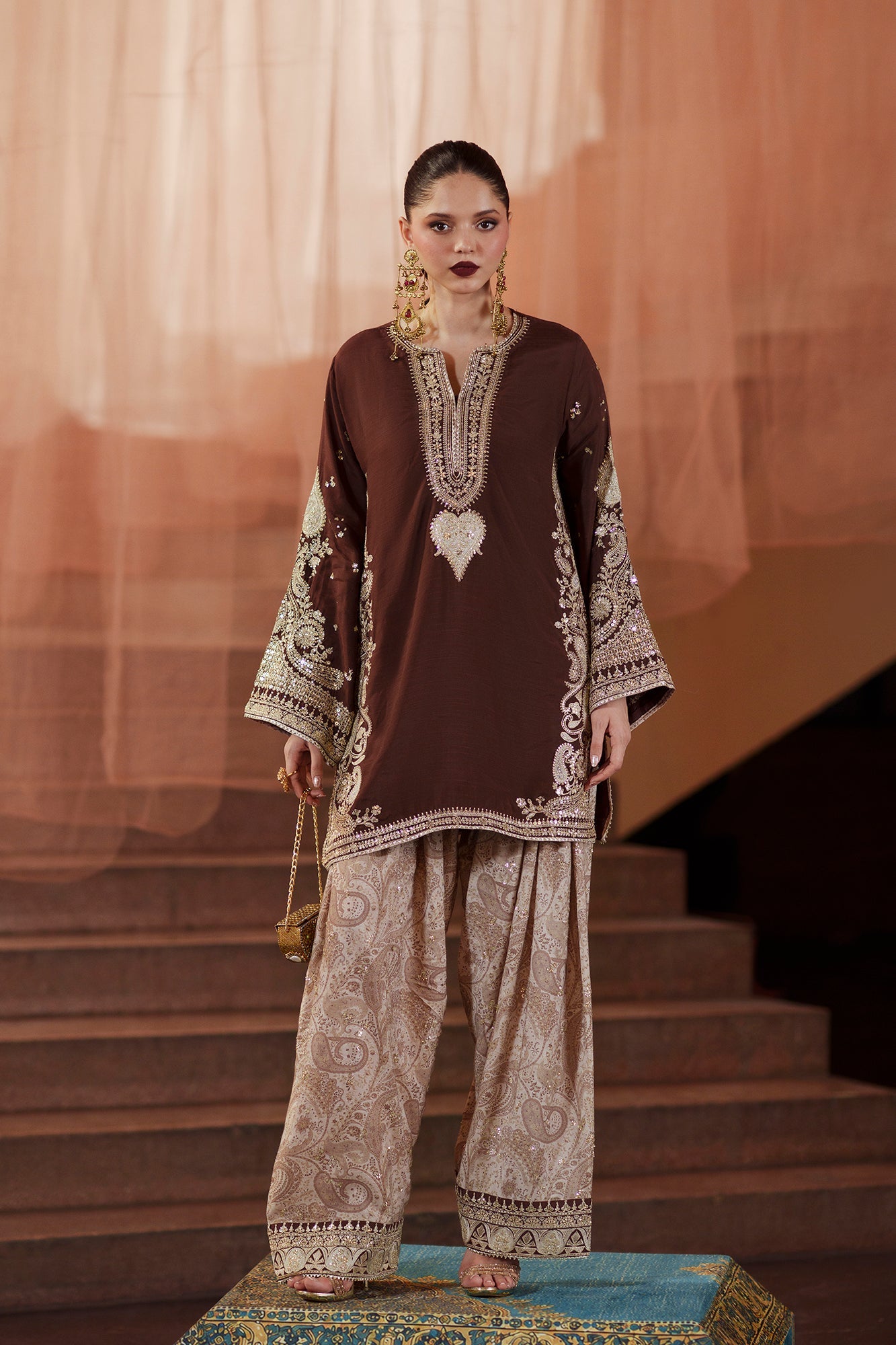 EMBROIDERED SUIT (E1241-104-801)
