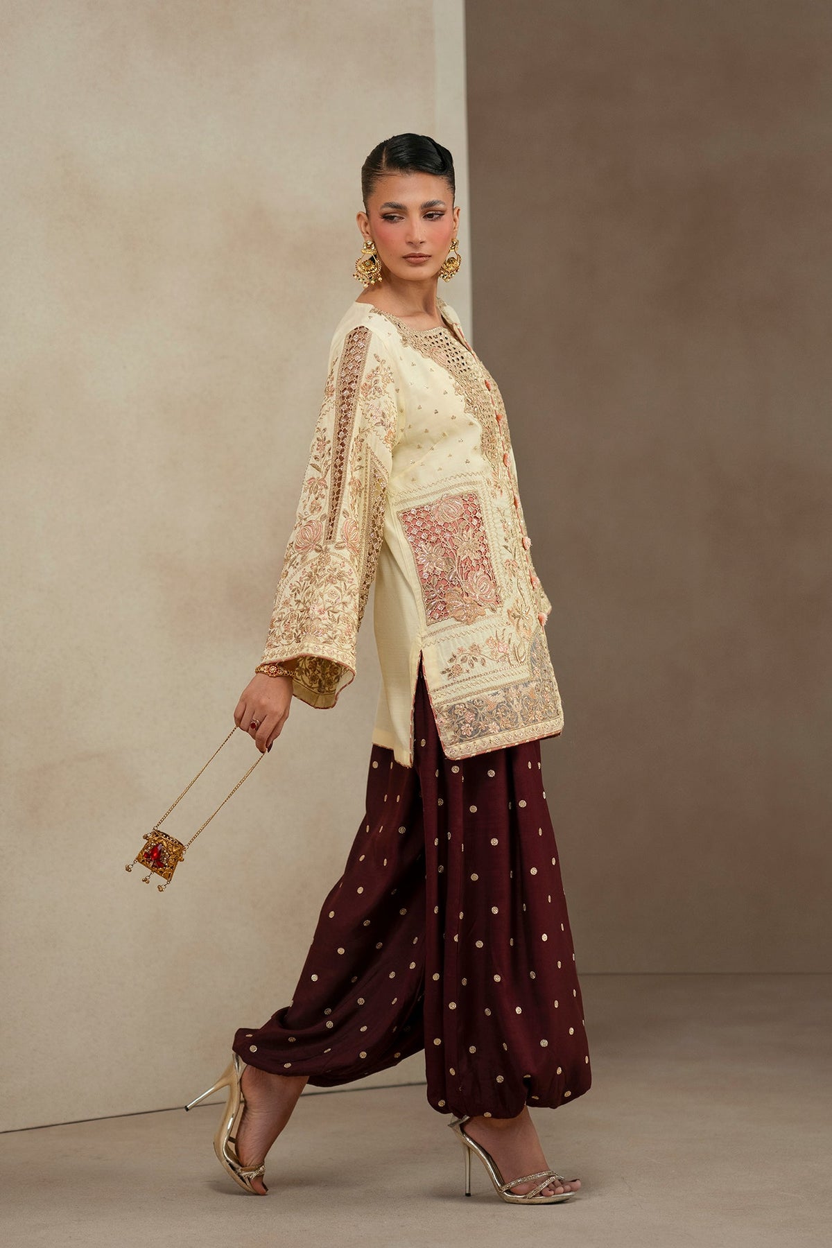 EMBROIDERED SUIT (E1244/104/227)