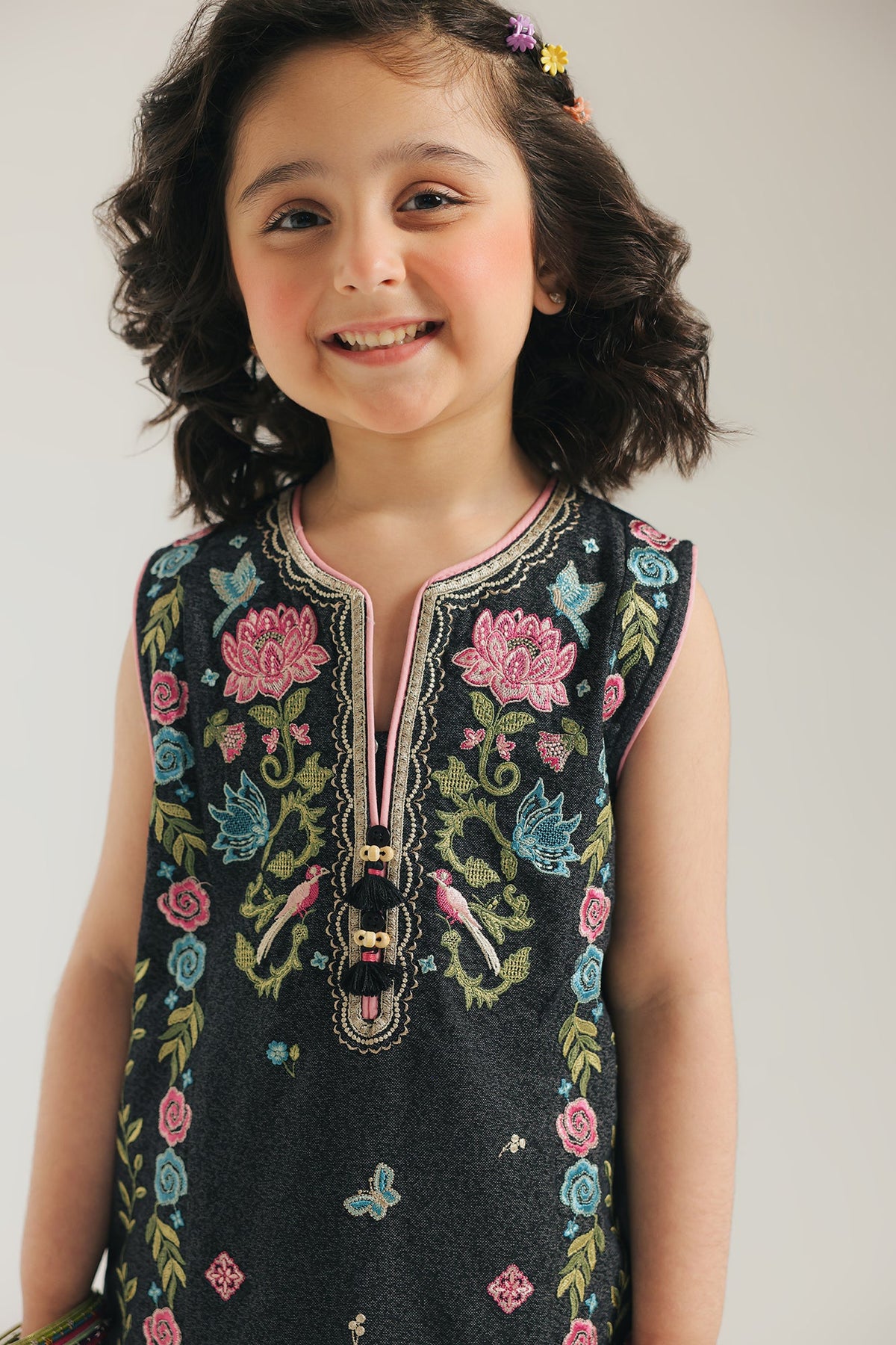 EMBROIDERED SUIT (E1365/402/901 E1365/302/901)
