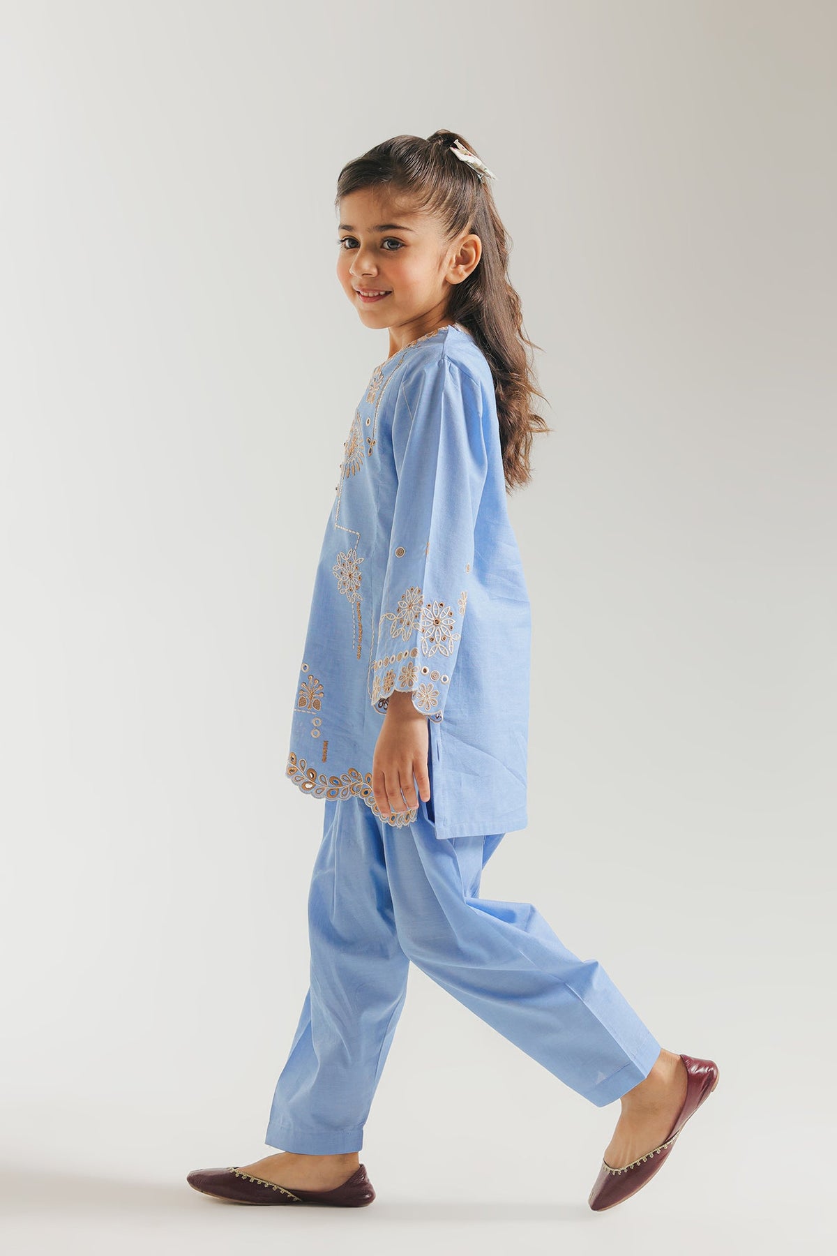 EMBROIDERED SUIT (E1507/402/631 E1507/302/631)