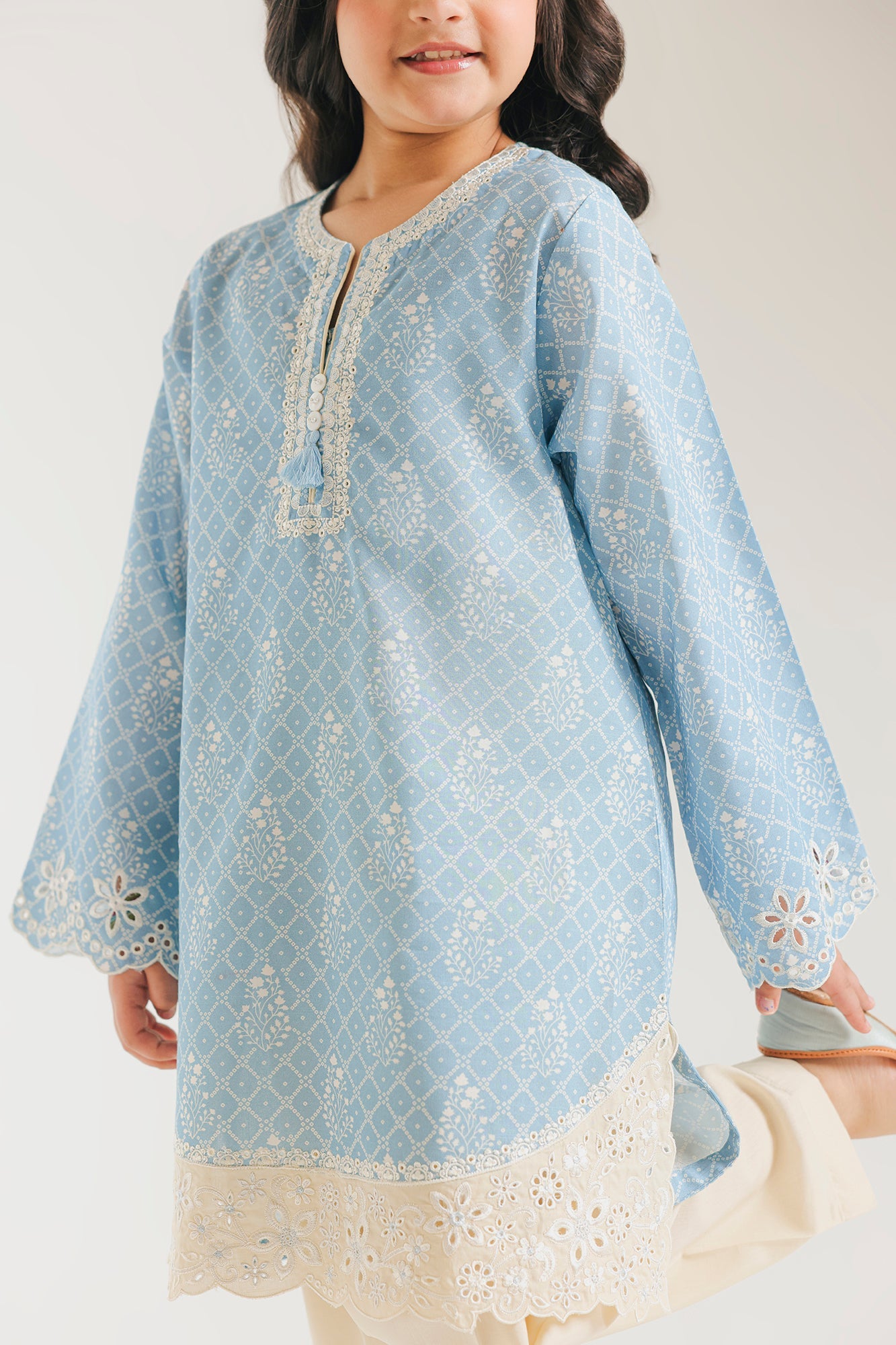 EMBROIDERED SUIT (E1526/402/721 E1526/302/721)