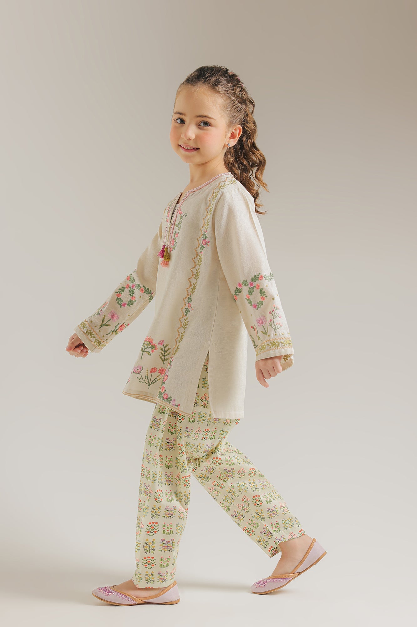 EMBROIDERED SUIT (E1539/402/003 E1539/302/003)
