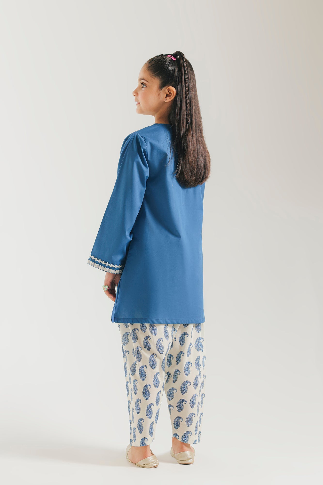 EMBROIDERED SUIT (E1552/402/606 E1552/302/606)