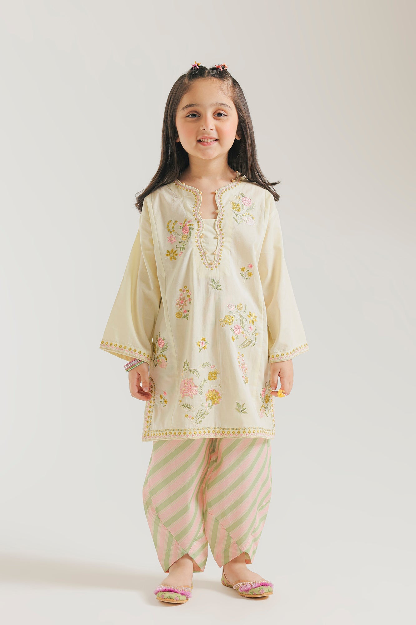 EMBROIDERED SUIT (E1553/402/227 E1553/302/227)