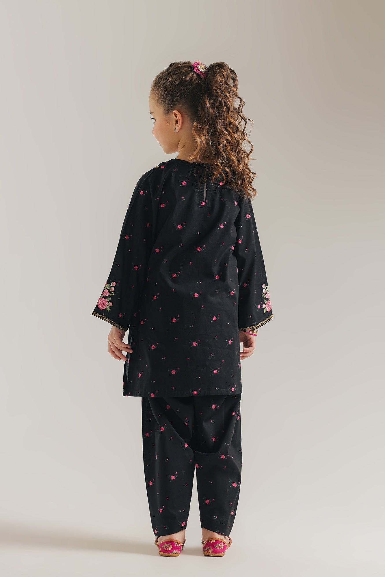 EMBROIDERED SUIT (E1561/402/902 E1561/302/902)