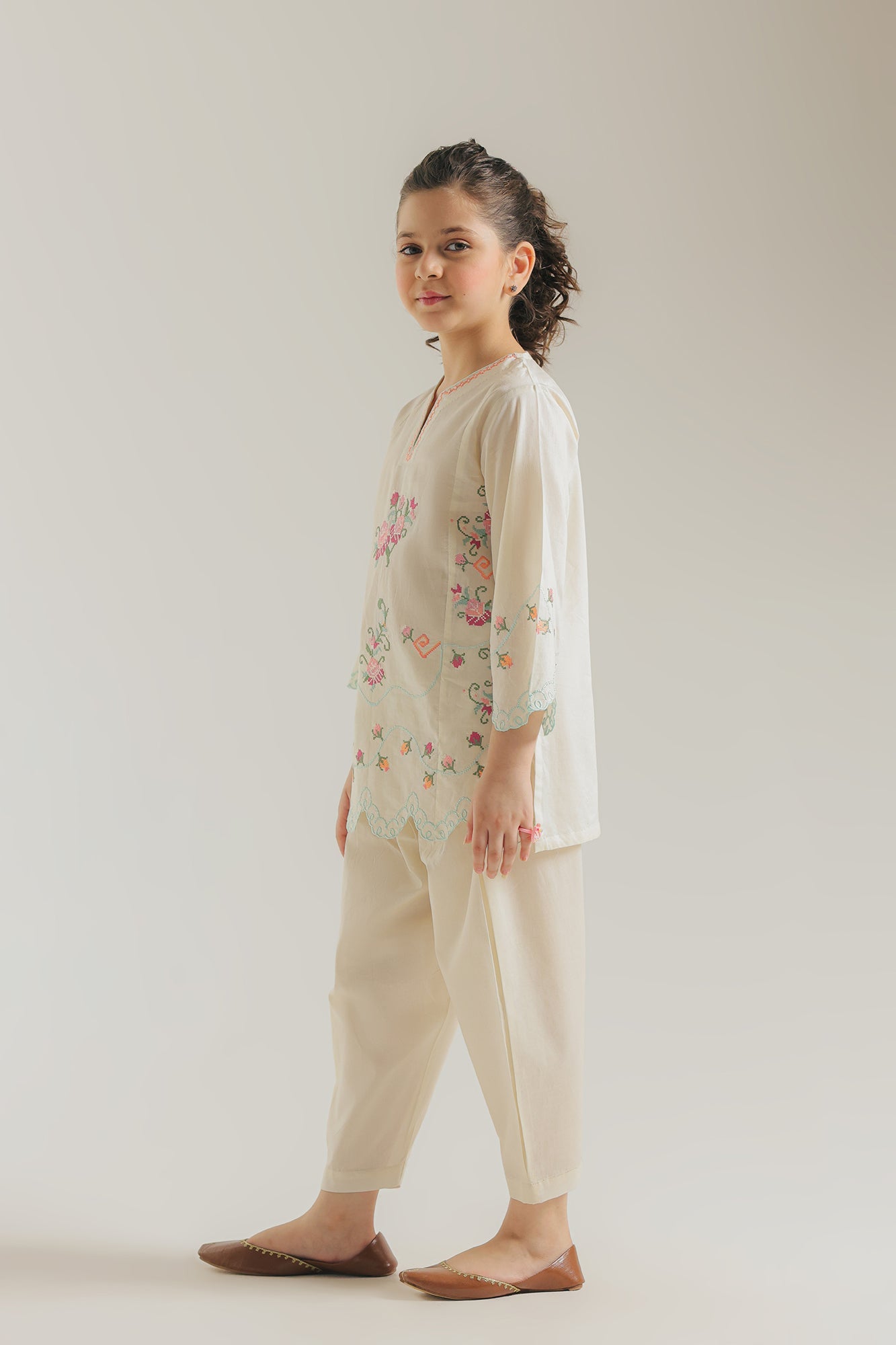 EMBROIDERED SUIT (E1563/402/004 E1563/302/004)