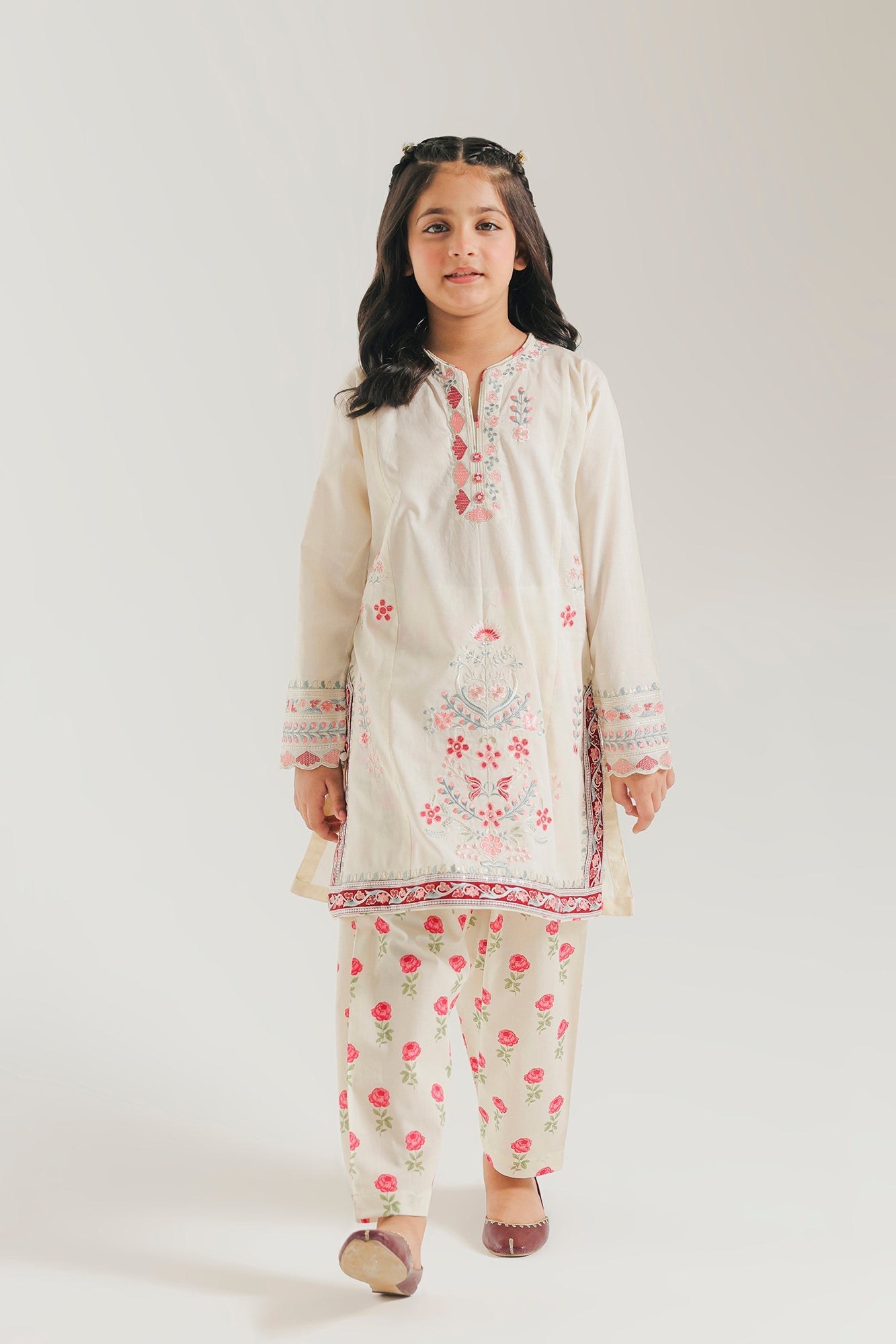 EMBROIDERED SUIT (E1573/402/004 E1573/302/004)