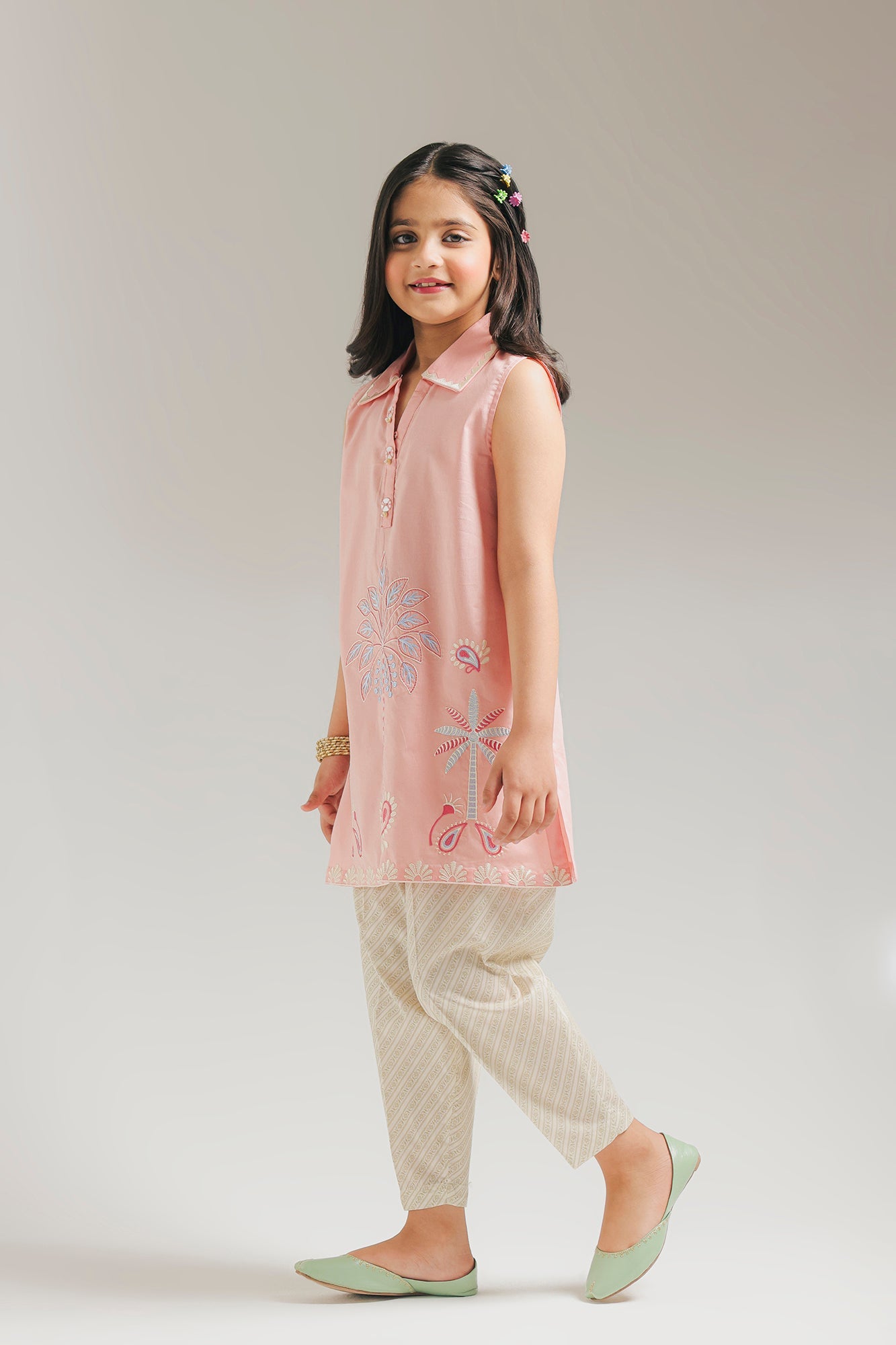 EMBROIDERED SUIT (E1591/402/424 E1591/302/424)