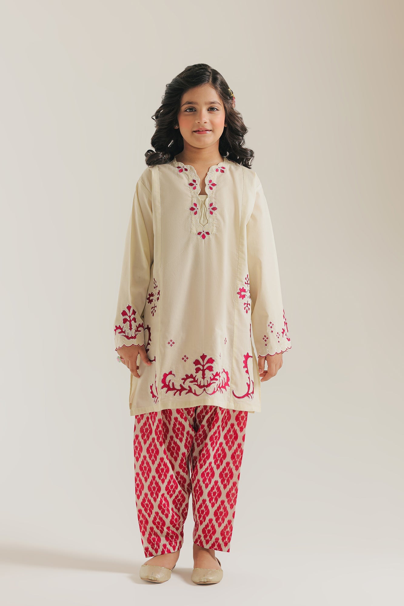 EMBROIDERED SUIT (E1604/402/110 E1604/302/110)