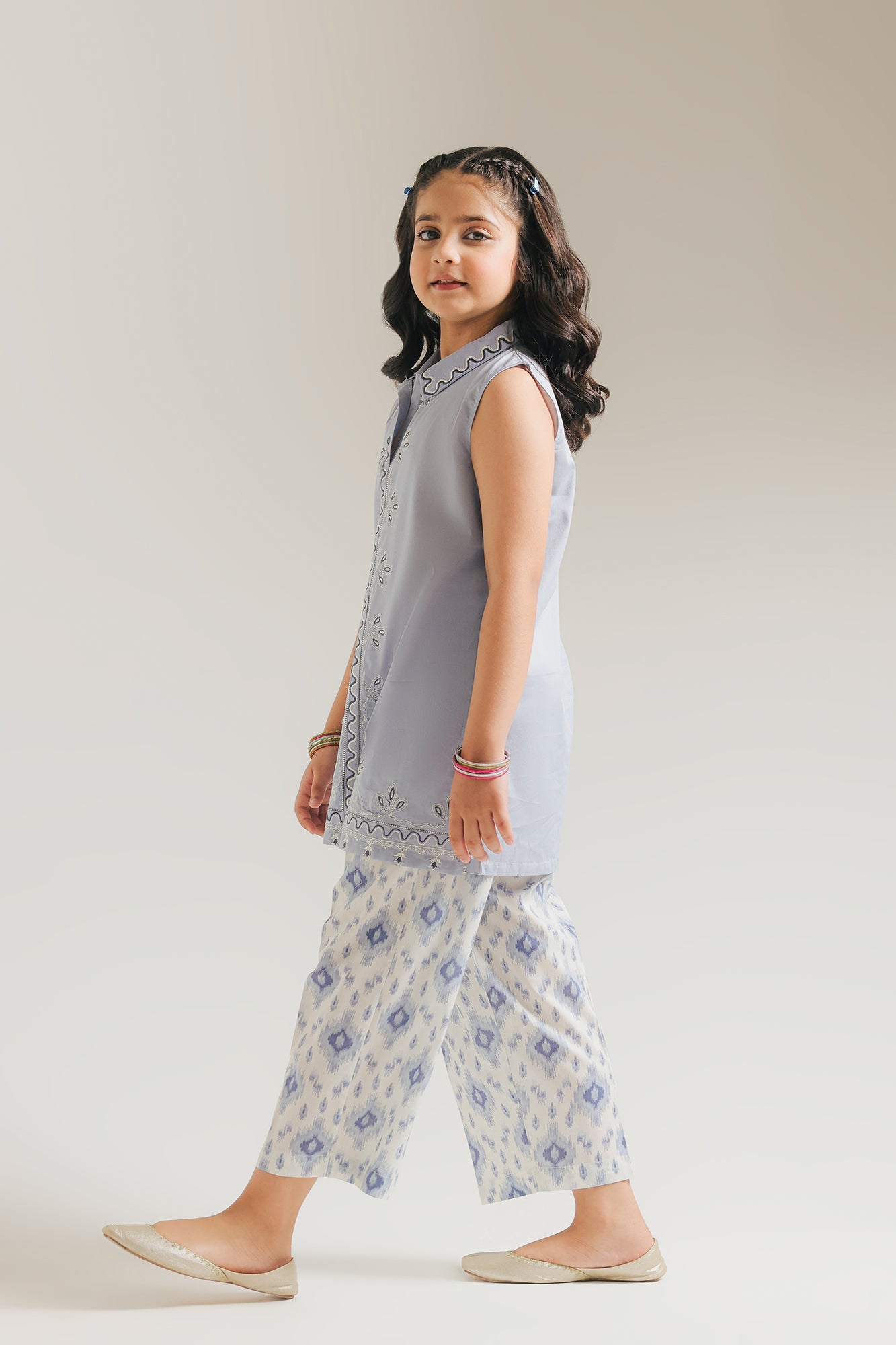 EMBROIDERED SUIT (E1612/402/635 E1612/302/635)