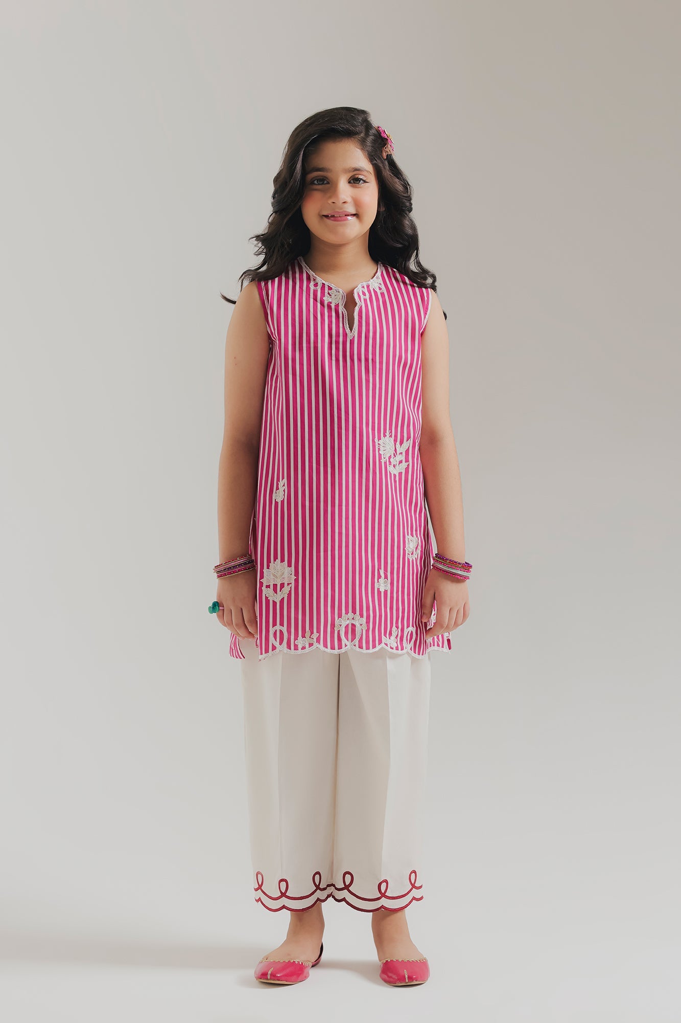 EMBROIDERED SUIT (E1626/402/524 E1626/302/524)