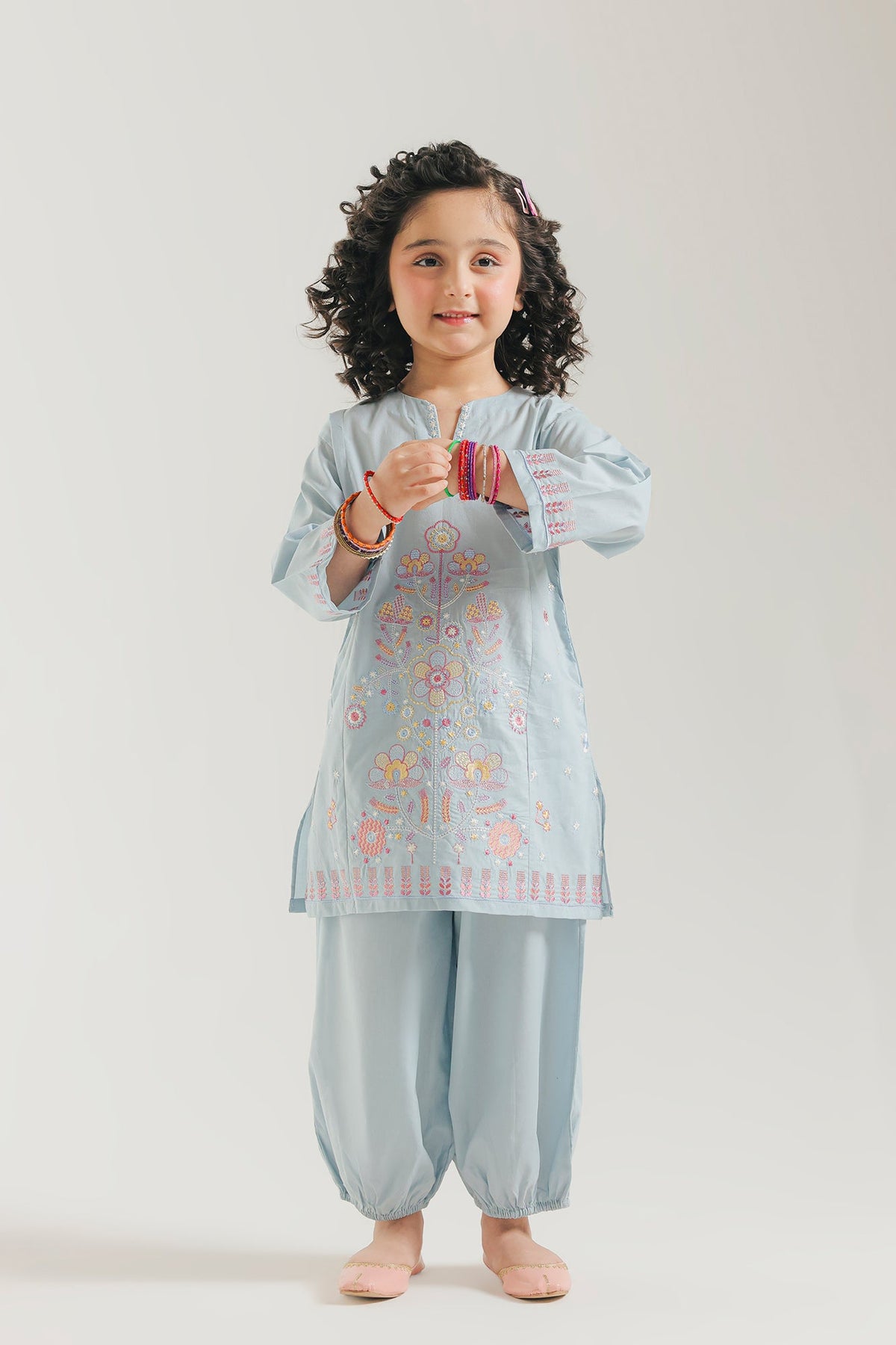 EMBROIDERED SUIT (E1634/402/617 E1634/302/617)