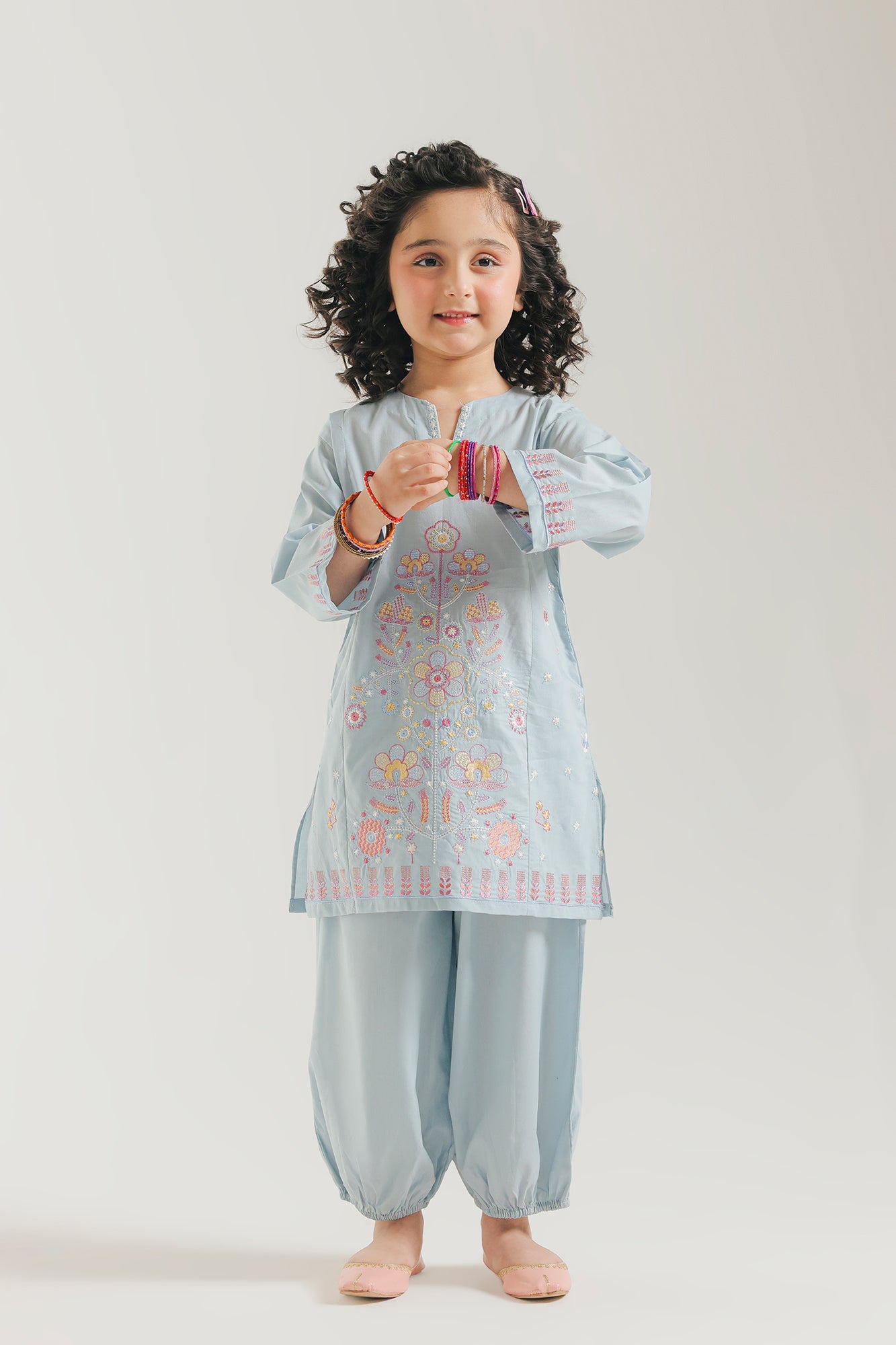 EMBROIDERED SUIT (E1634/402/617 E1634/302/617)