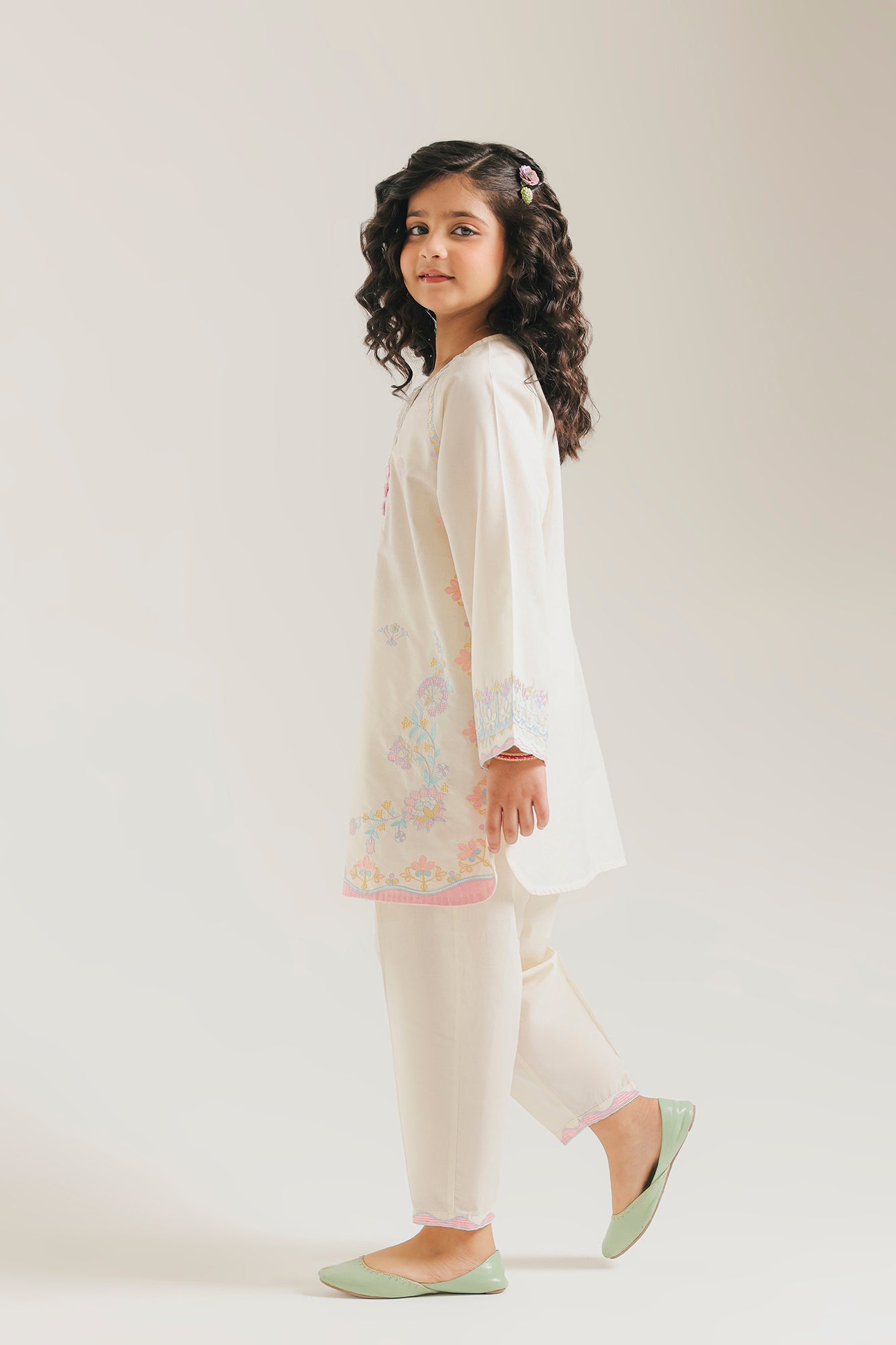 EMBROIDERED SUIT (E1636/402/002 E1636/302/002)