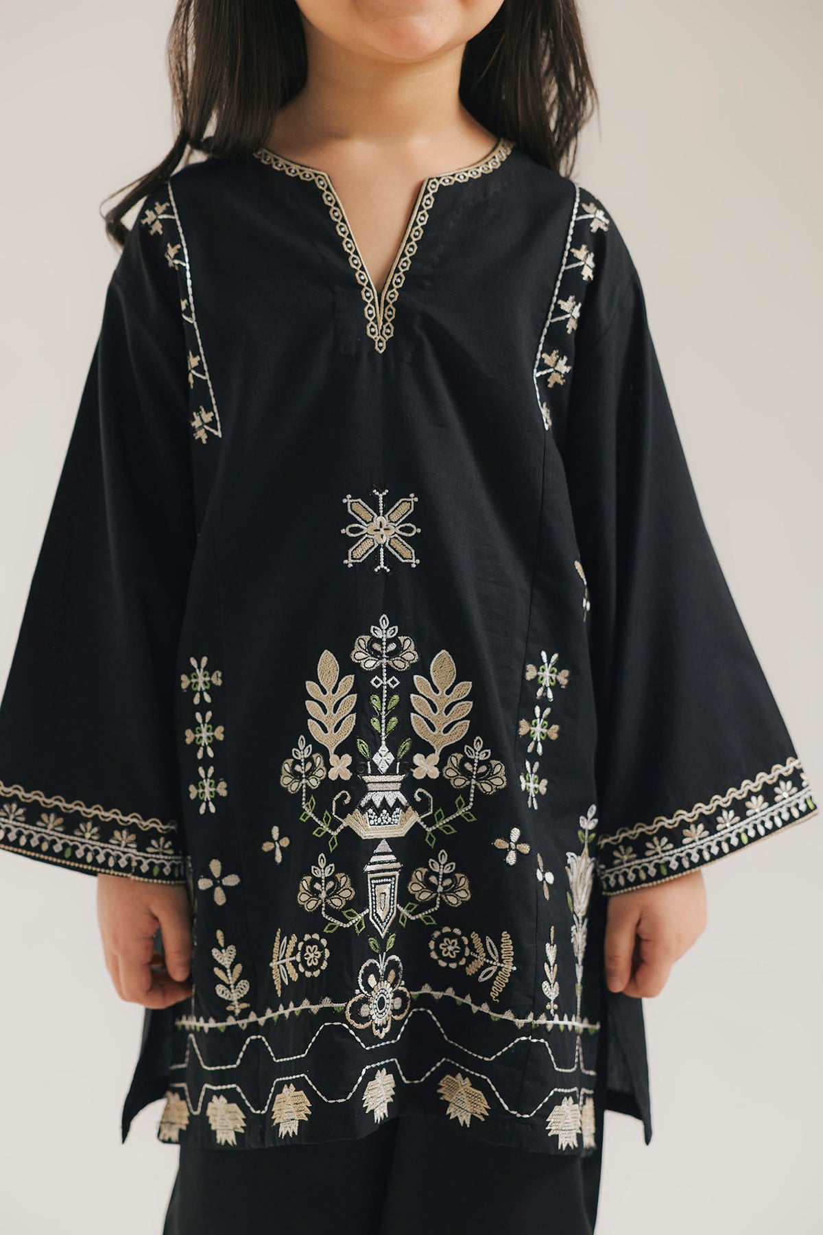 EMBROIDERED SUIT (E1638/402/901 E1638/302/901)
