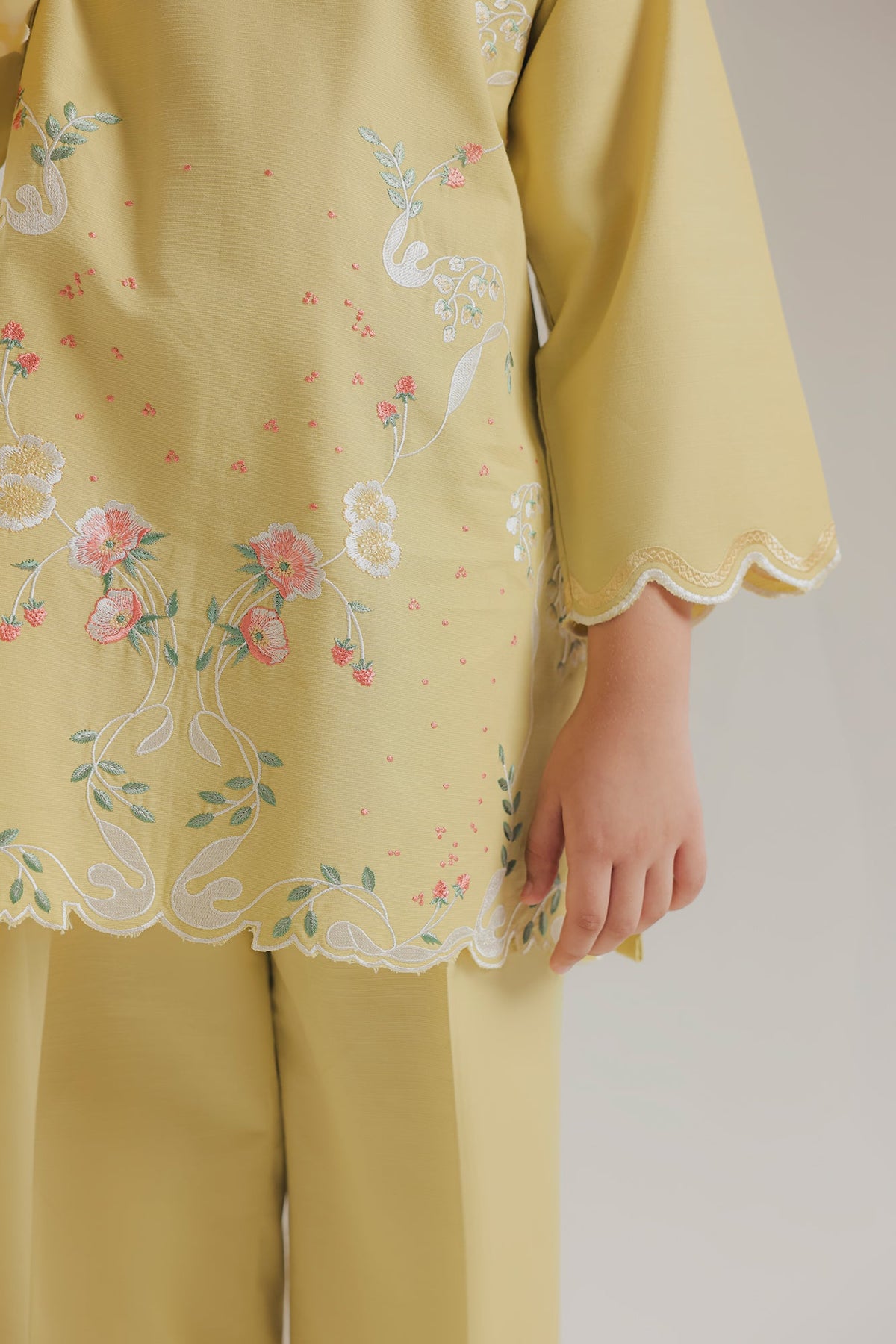 EMBROIDERED SUIT (E1815-402-112 E1815-302-112)