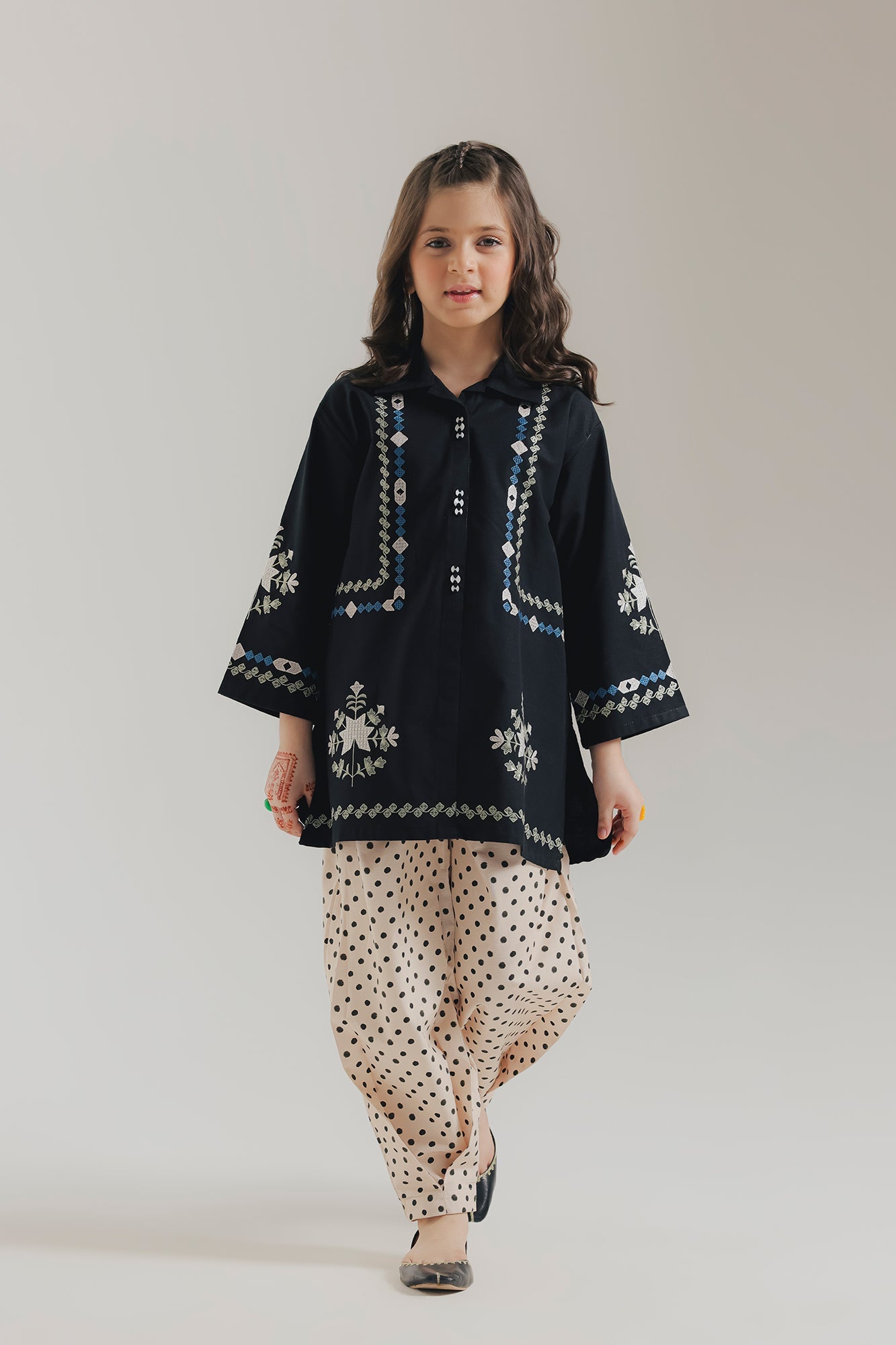 EMBROIDERED SUIT (E1818-402-902 E1818-302-902)