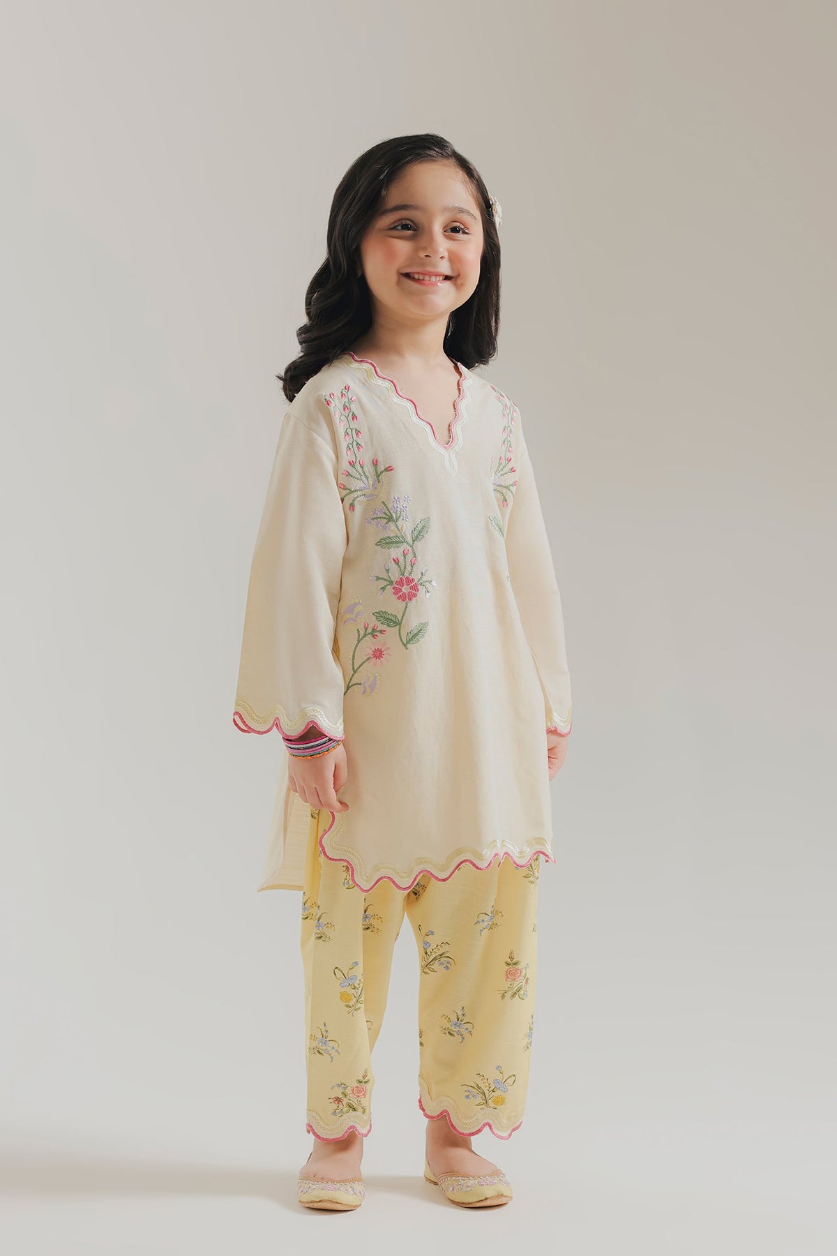 EMBROIDERED SUIT (E1822-402-226 E1822-302-226)
