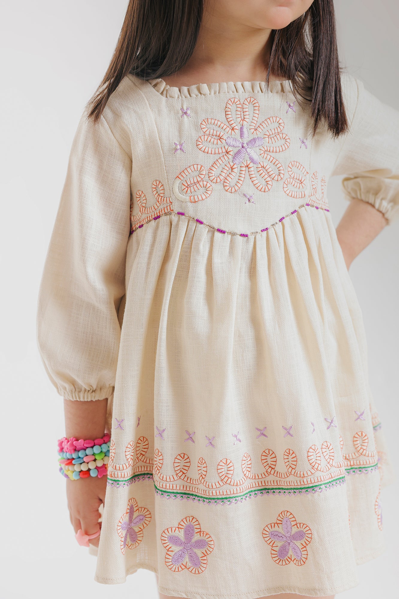 DRESS (E1830/301/002)