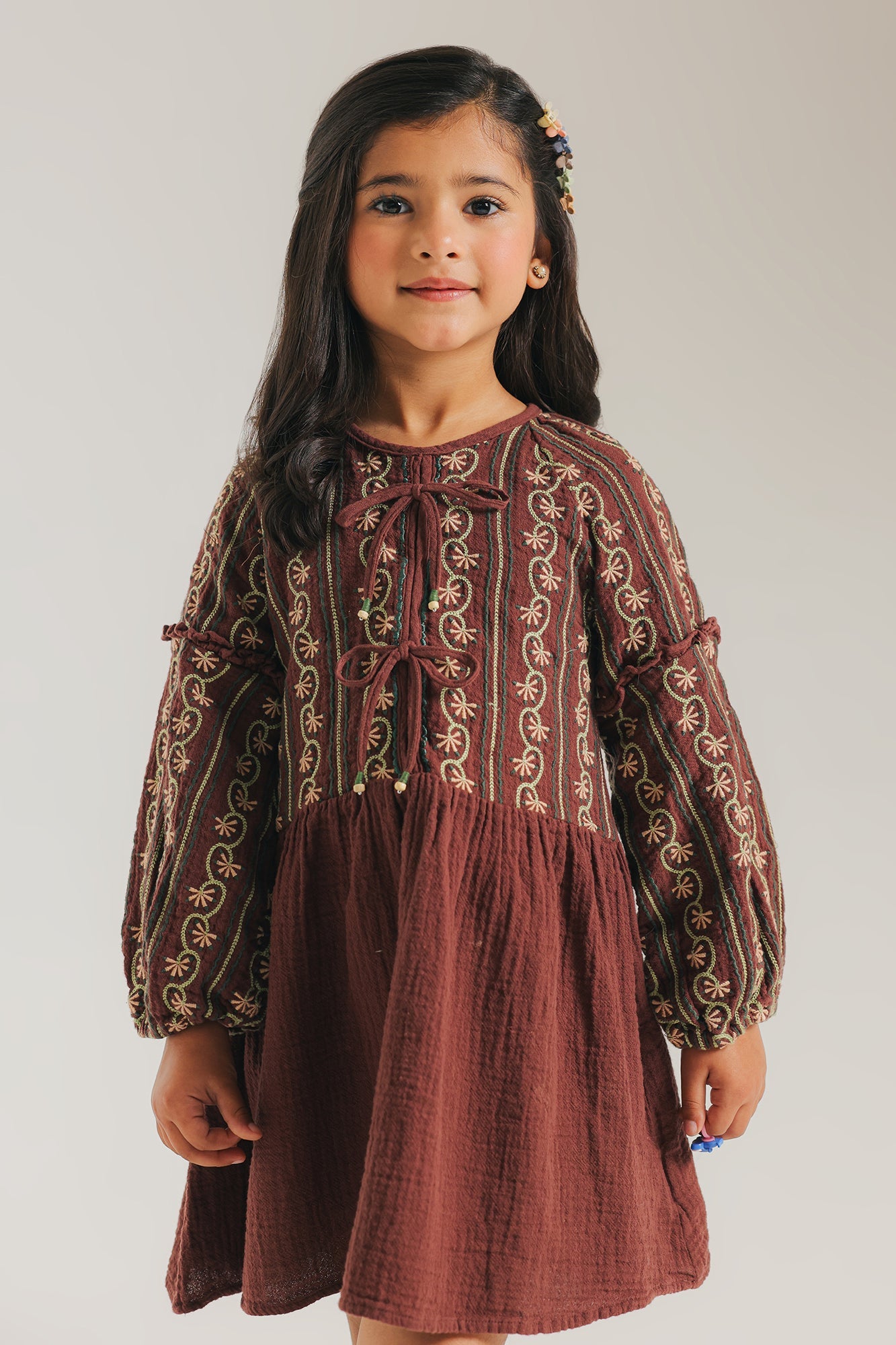 DRESS (E1953/301/318)