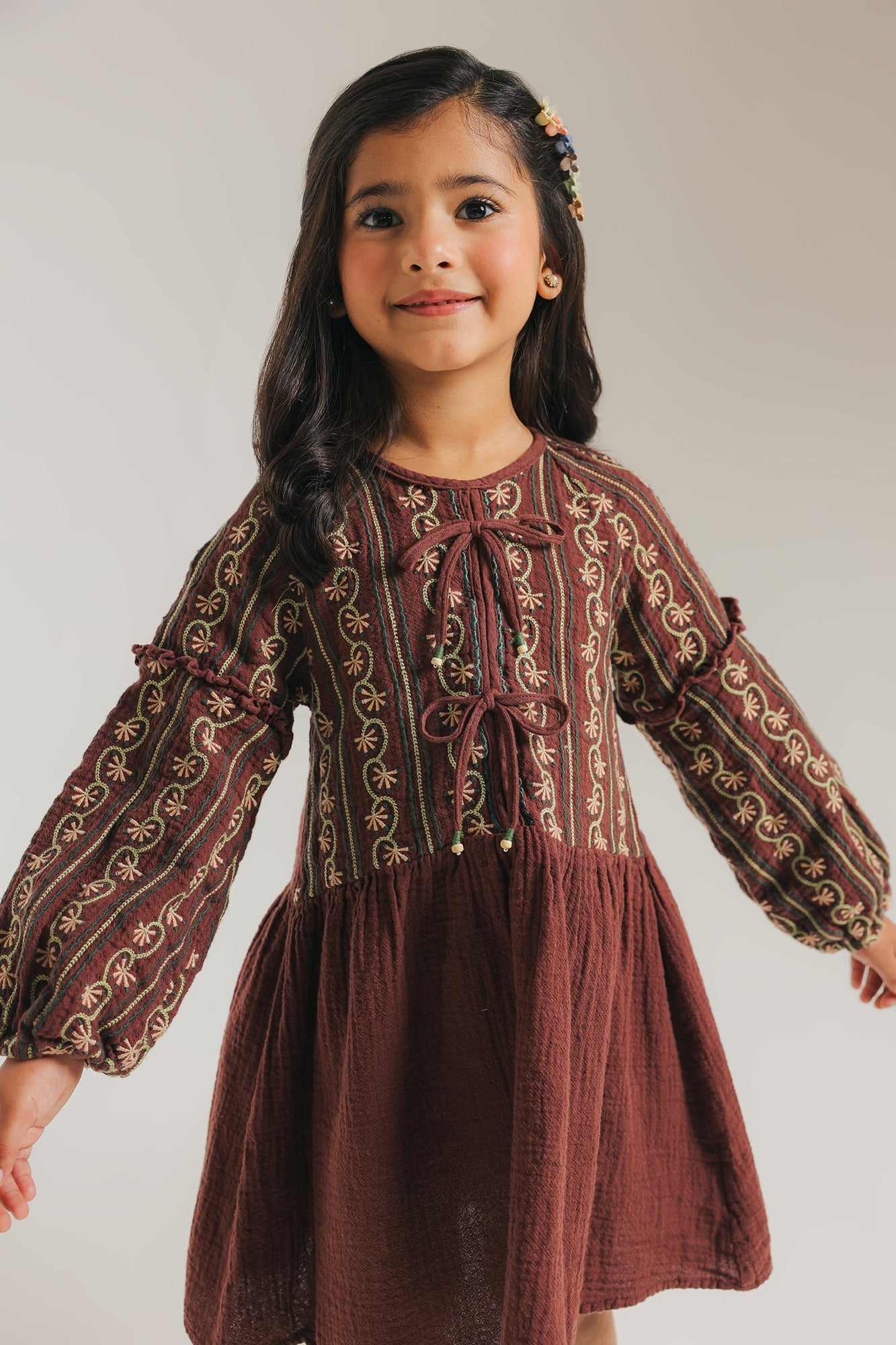 DRESS (E1953/301/318)