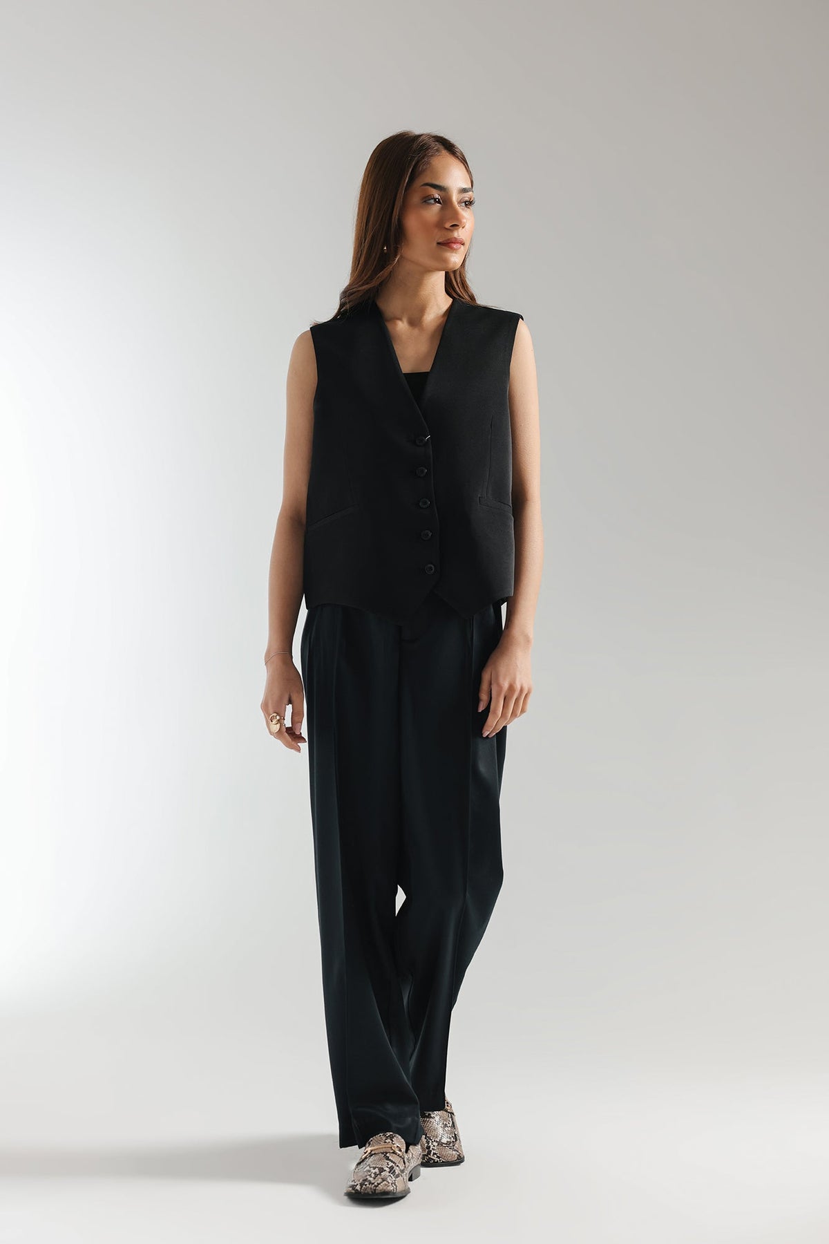 VEST (E2049/108/901)